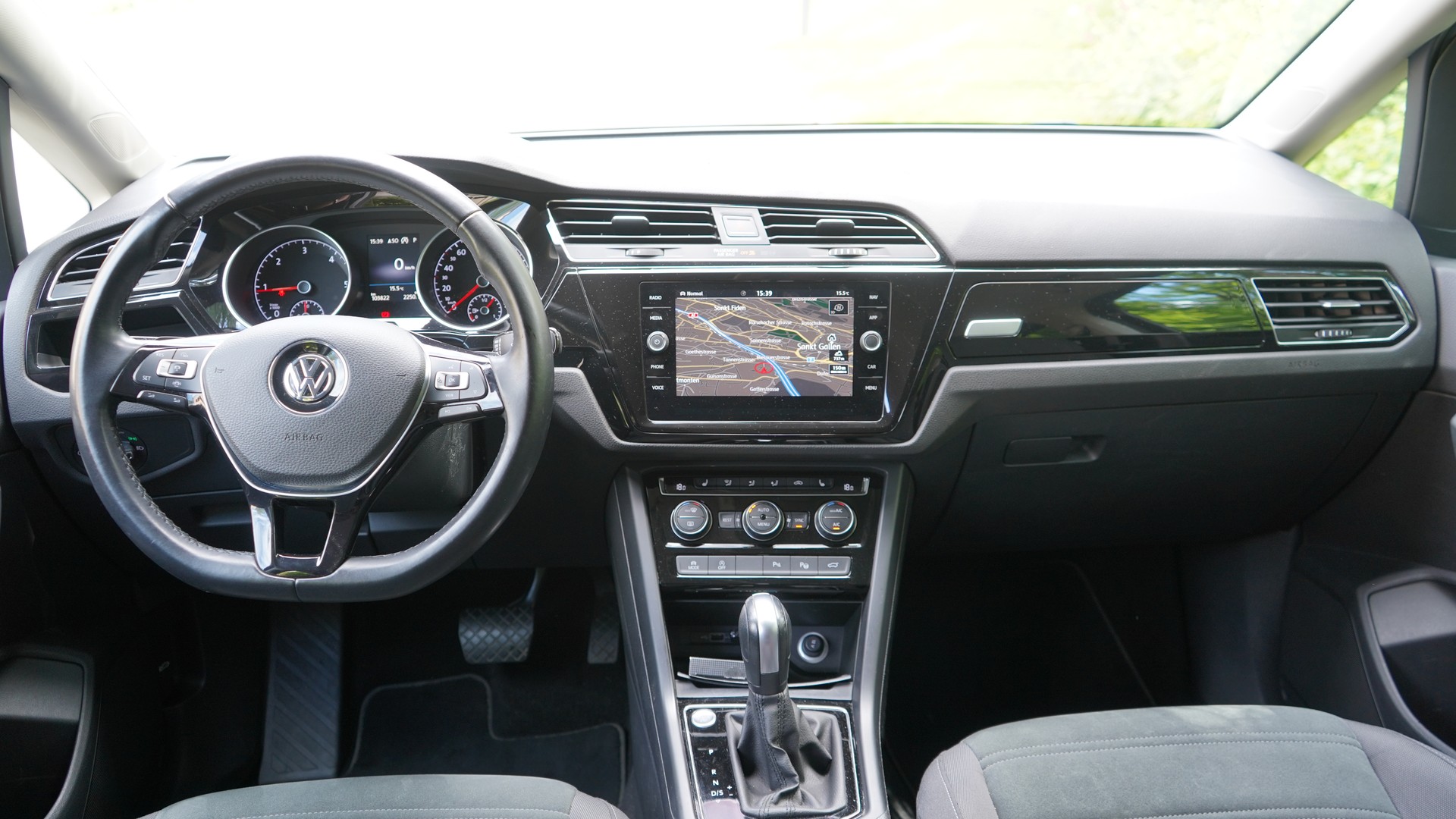 VW Touran 2.0 TDI BlueMotion Technology Comfortline DSG-image-8