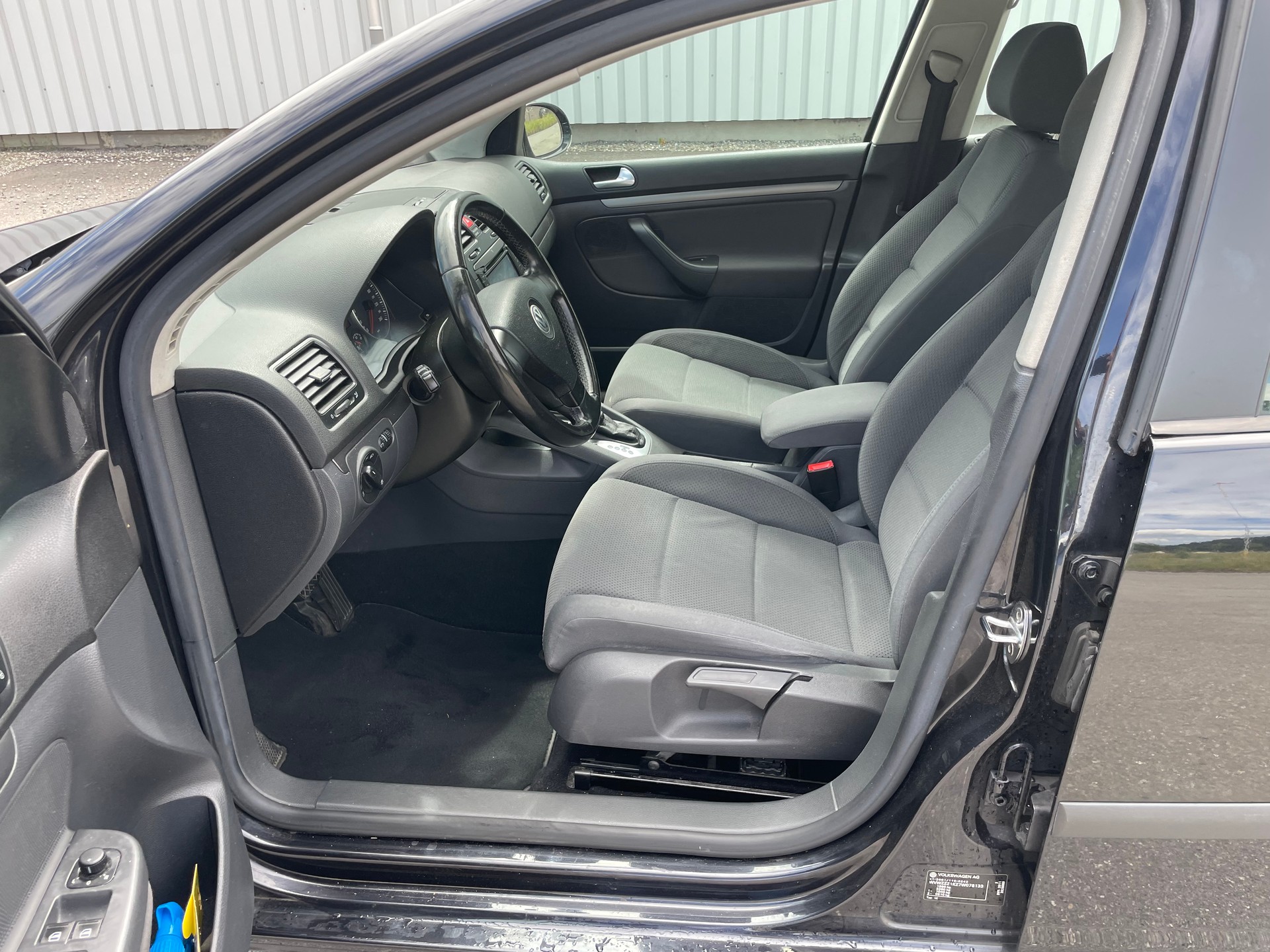 VW Golf 2.0 FSI Sportline-image-11