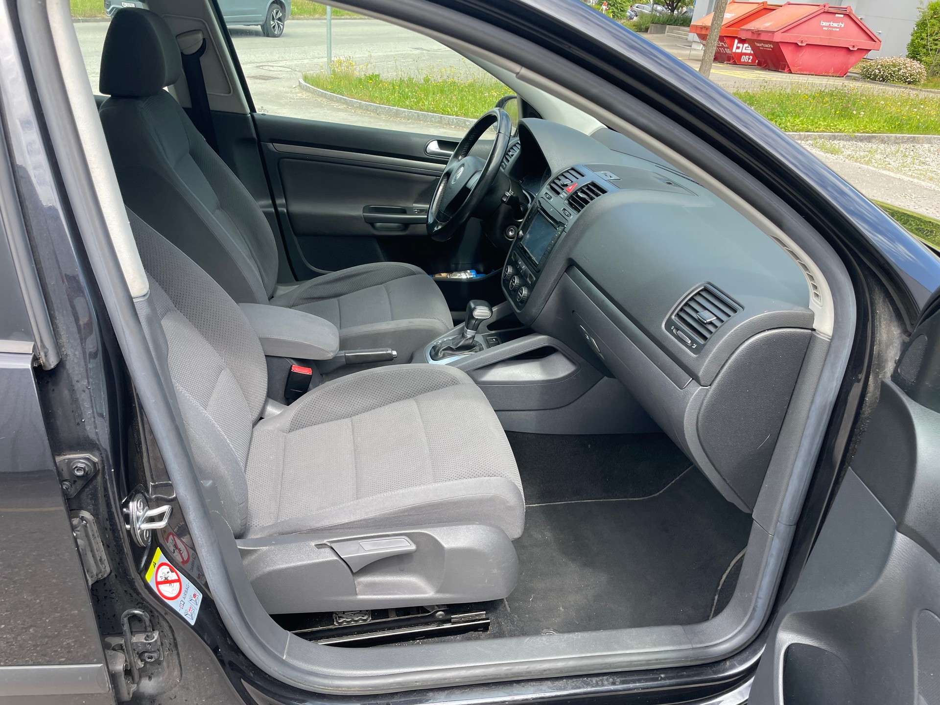 VW Golf 2.0 FSI Sportline-image-12