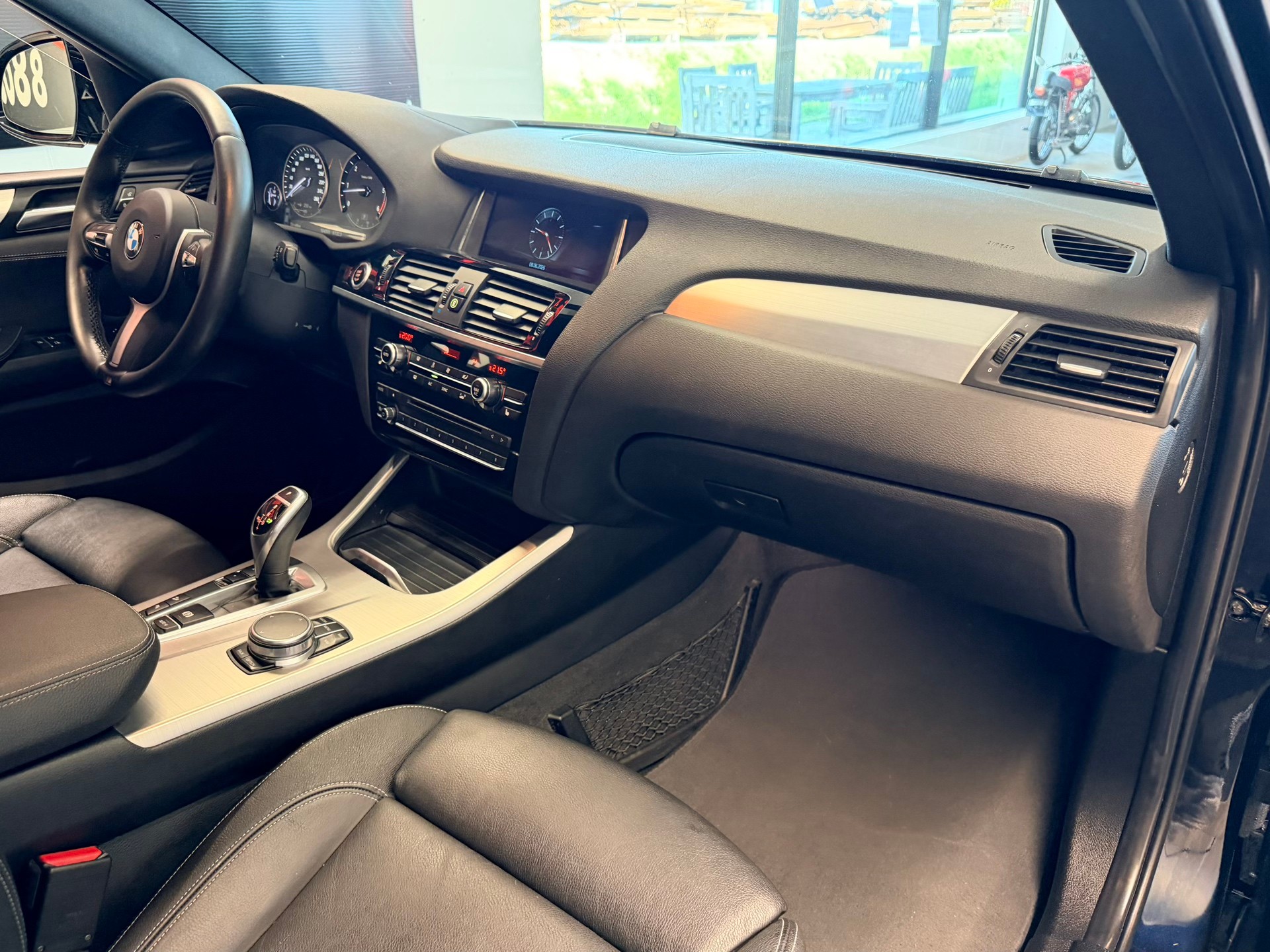 BMW X4 xDrive 35d M Sport Steptronic-image-18