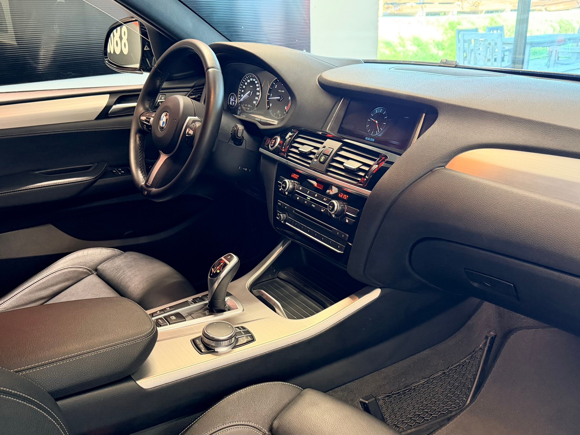 BMW X4 xDrive 35d M Sport Steptronic-image-19