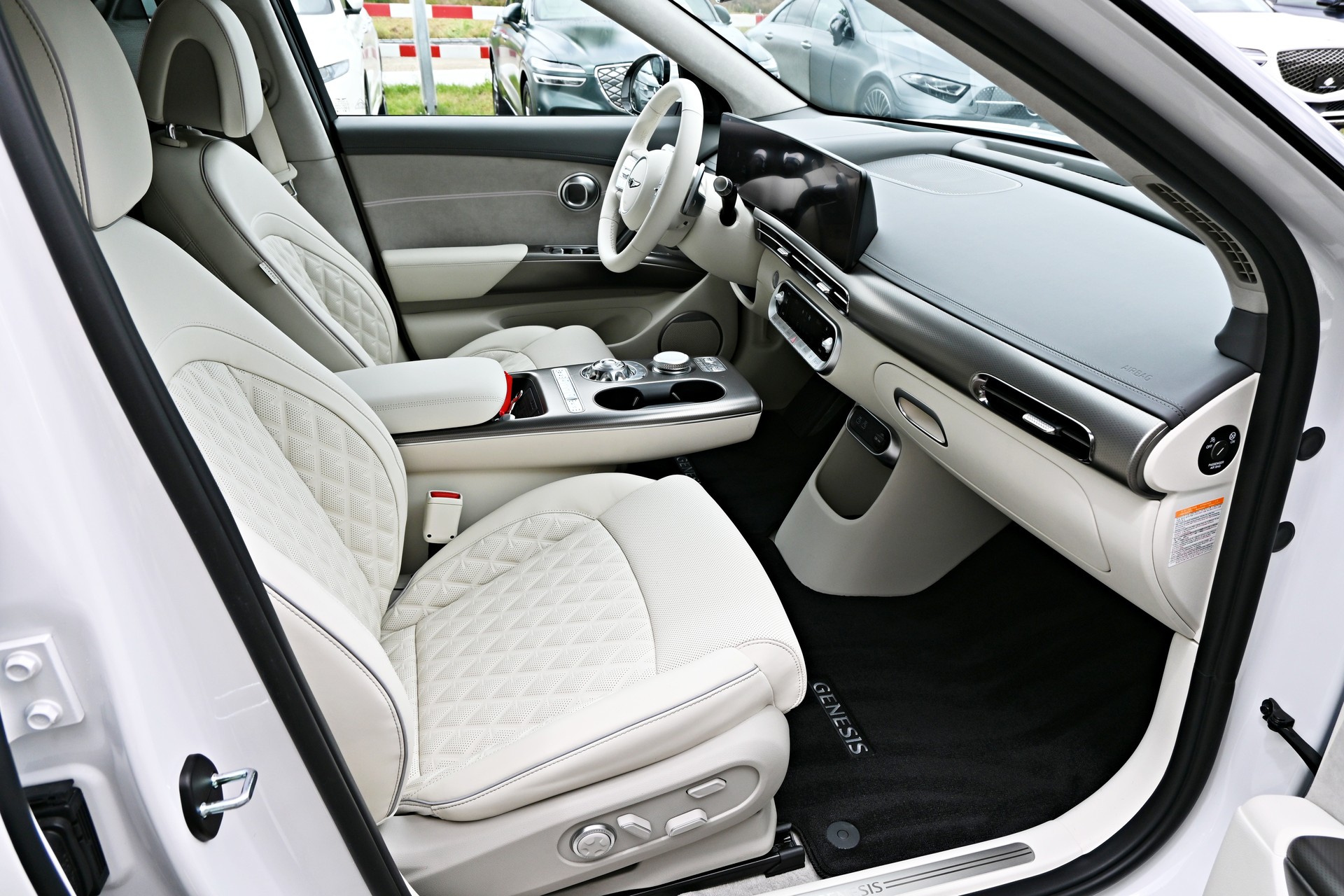GENESIS GV60 77.4 kWh Sport AWD 318PS 4X4 (CH Auto) + Werksgarantie 09.2029-image-10