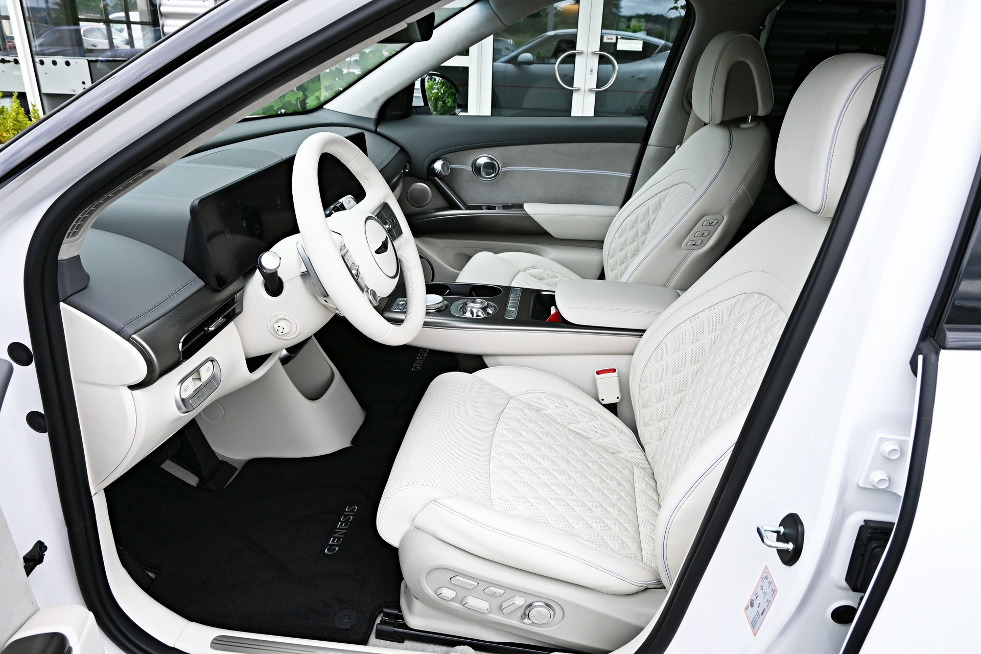 GENESIS GV60 77.4 kWh Sport AWD 318PS 4X4 (CH Auto) + Werksgarantie 09.2029-image-9