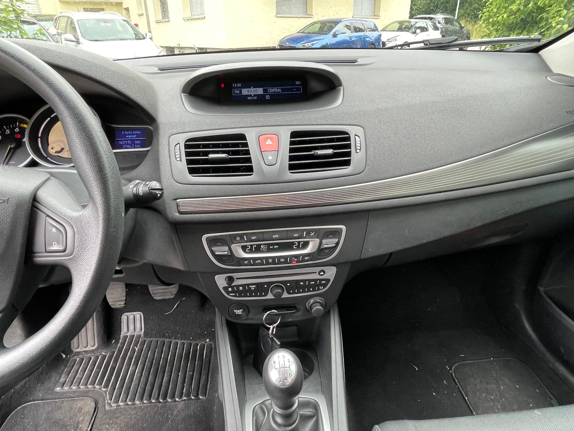 RENAULT Mégane Grandtour 1.4 16V Turbo Expression-image-10