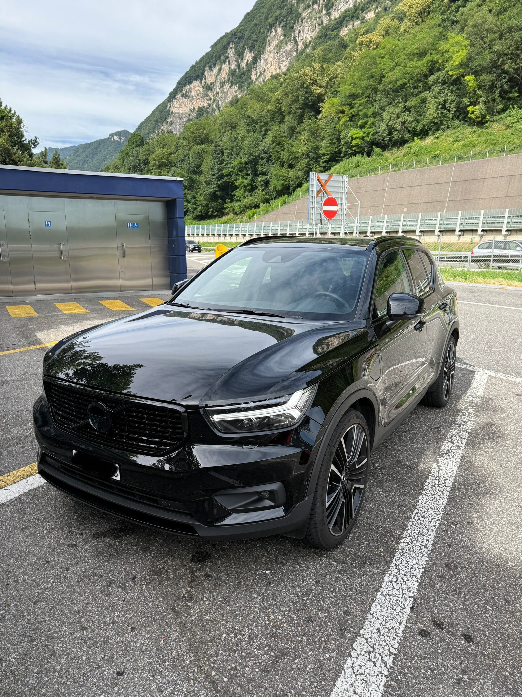 VOLVO T5 TwE R-Design DCT (frisch ab MFK 11.8.2026)-image-1