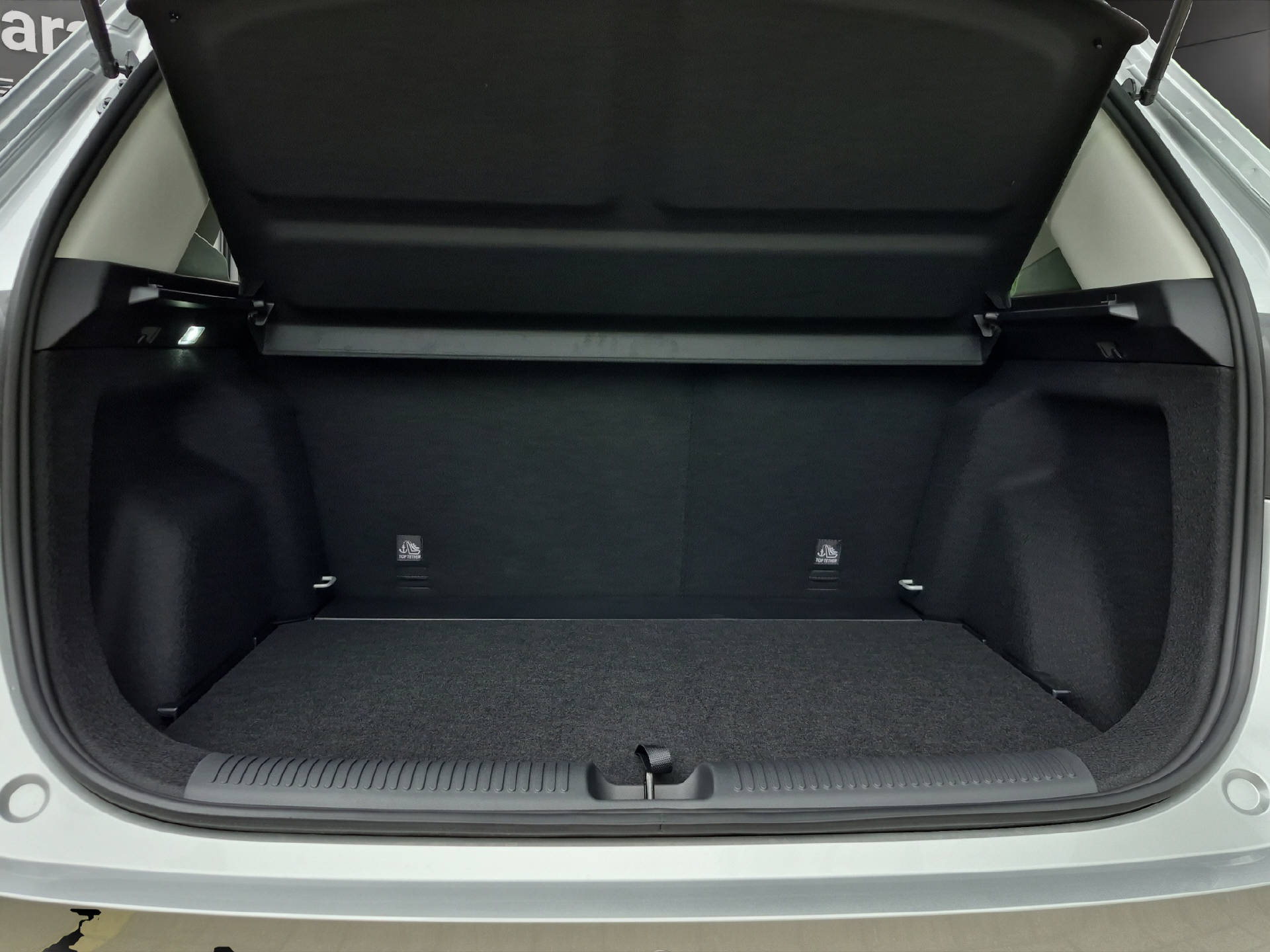 MG ZS 1.5 Hybrid+ Luxury Sunroof-image-12
