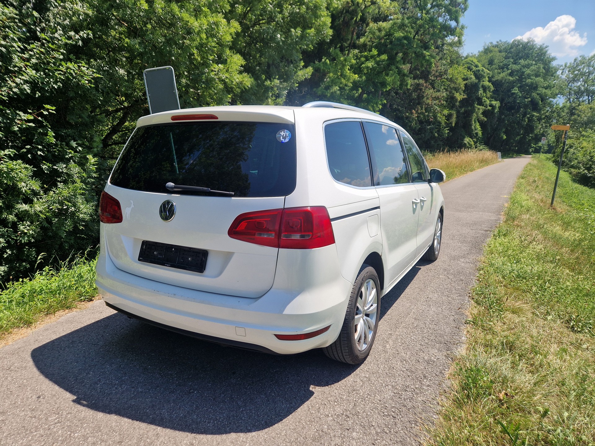 VW Sharan 2.0 TDI BMT Trendline 4Motion-image-3