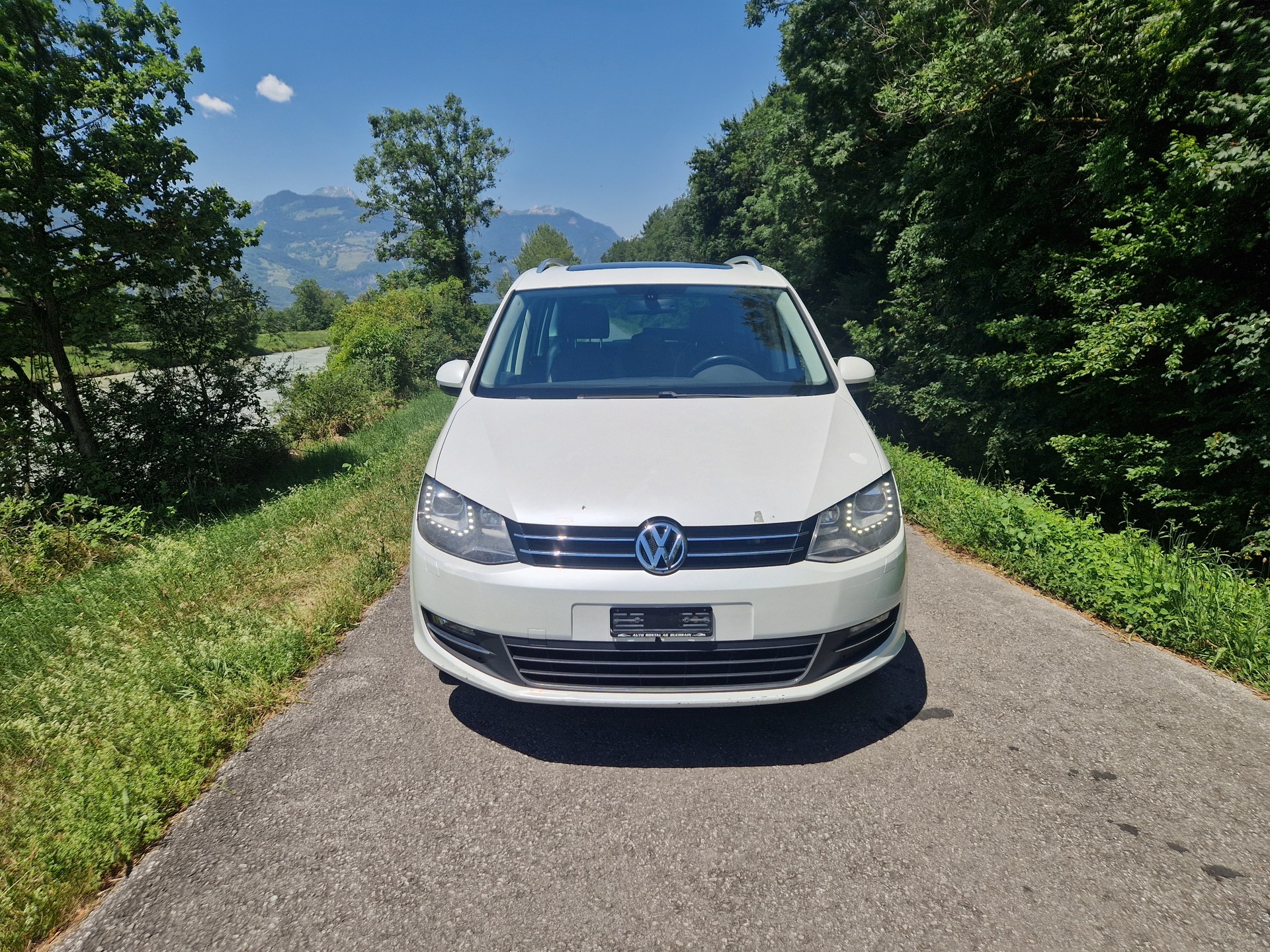 VW Sharan 2.0 TDI BMT Trendline 4Motion-image-1