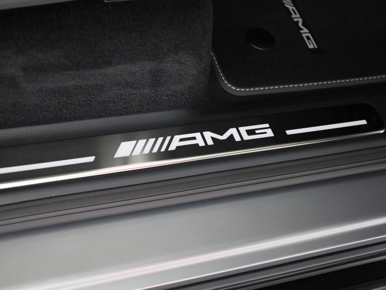 MERCEDES-BENZ G 63 AMG 9G-Tronic-image-21