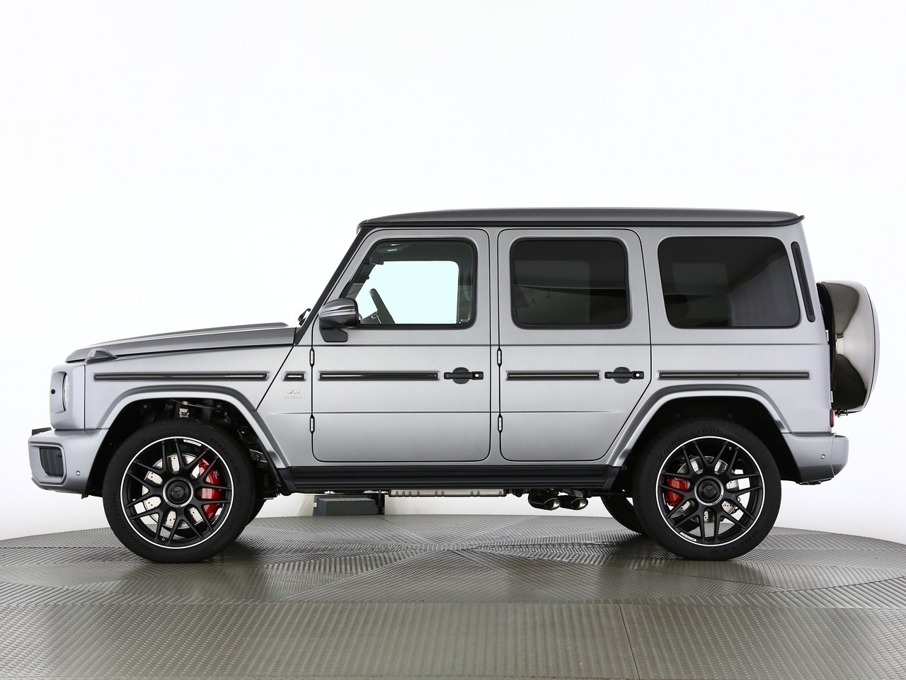 MERCEDES-BENZ G 63 AMG 9G-Tronic-showroom-element-2