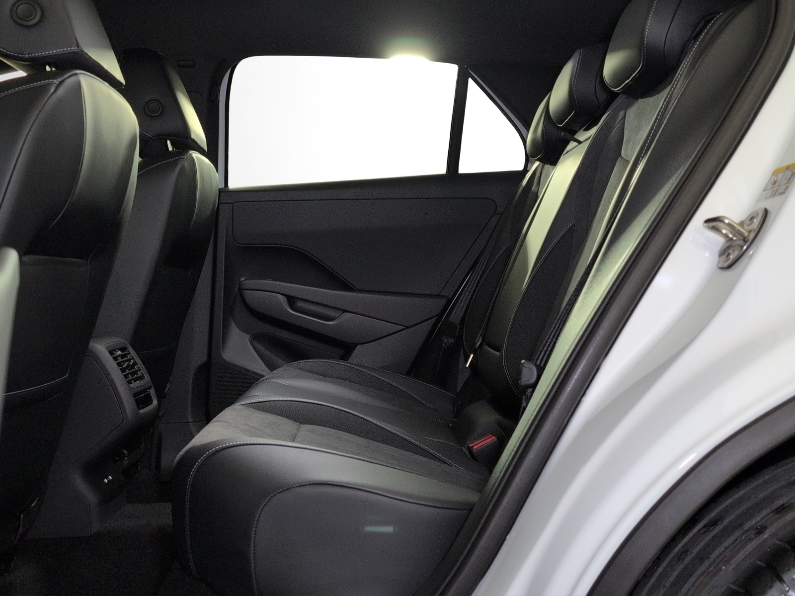 VW T-Roc 1.5 eTSI mHEV Style DSG-image-7