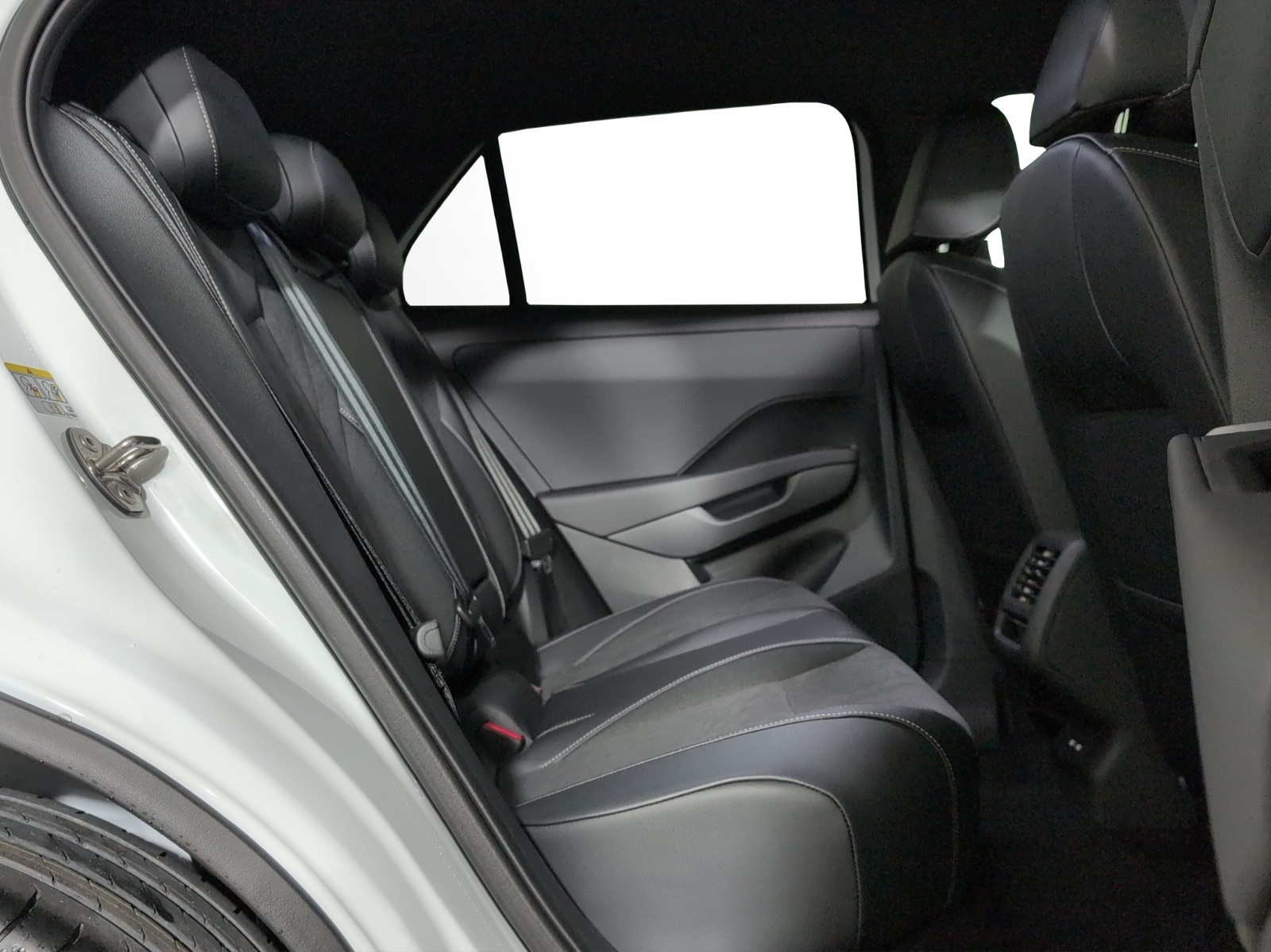 VW T-Roc 1.5 eTSI mHEV Style DSG-image-8