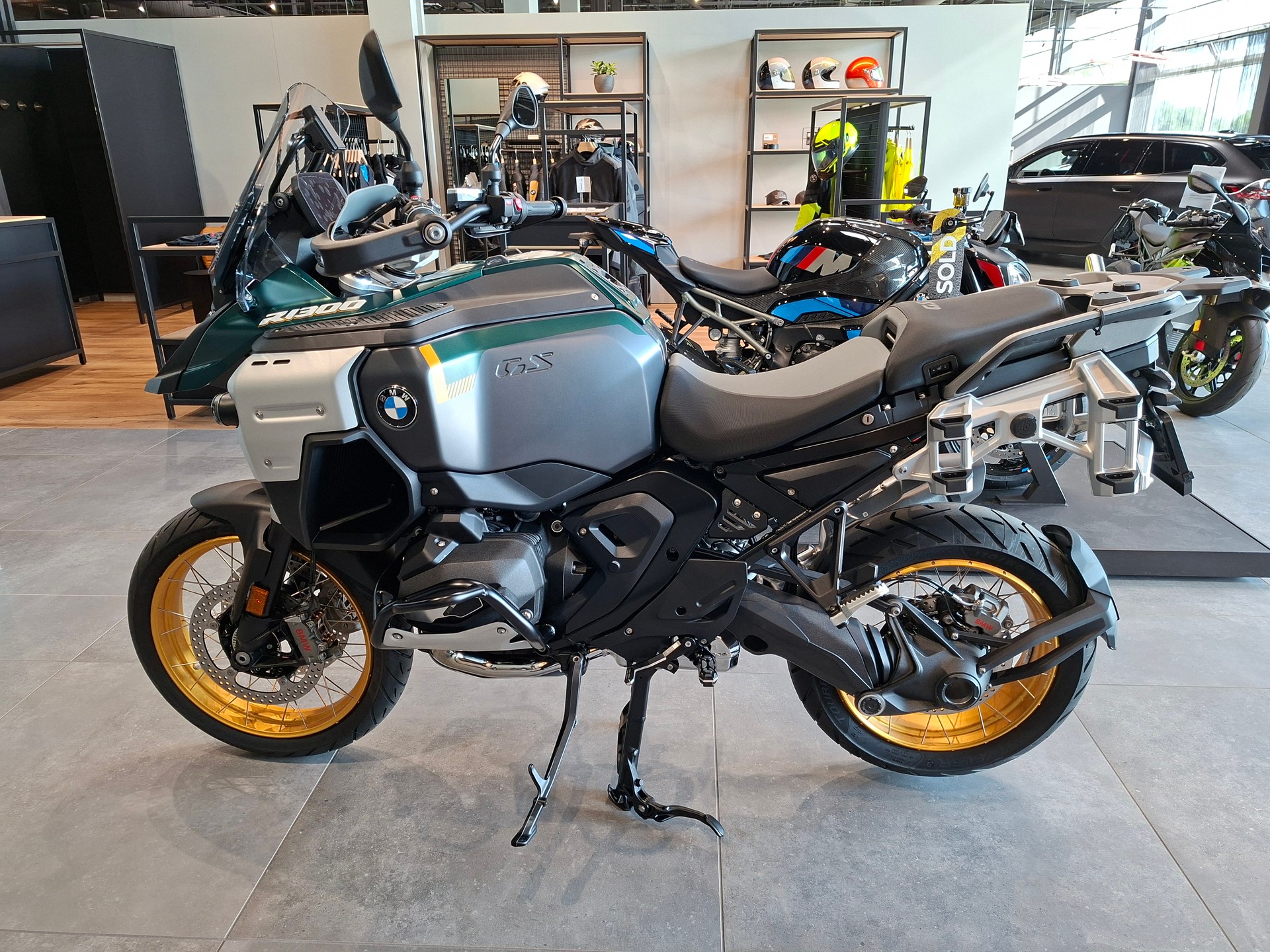 BMW R 1300 GS Adventure-image-1