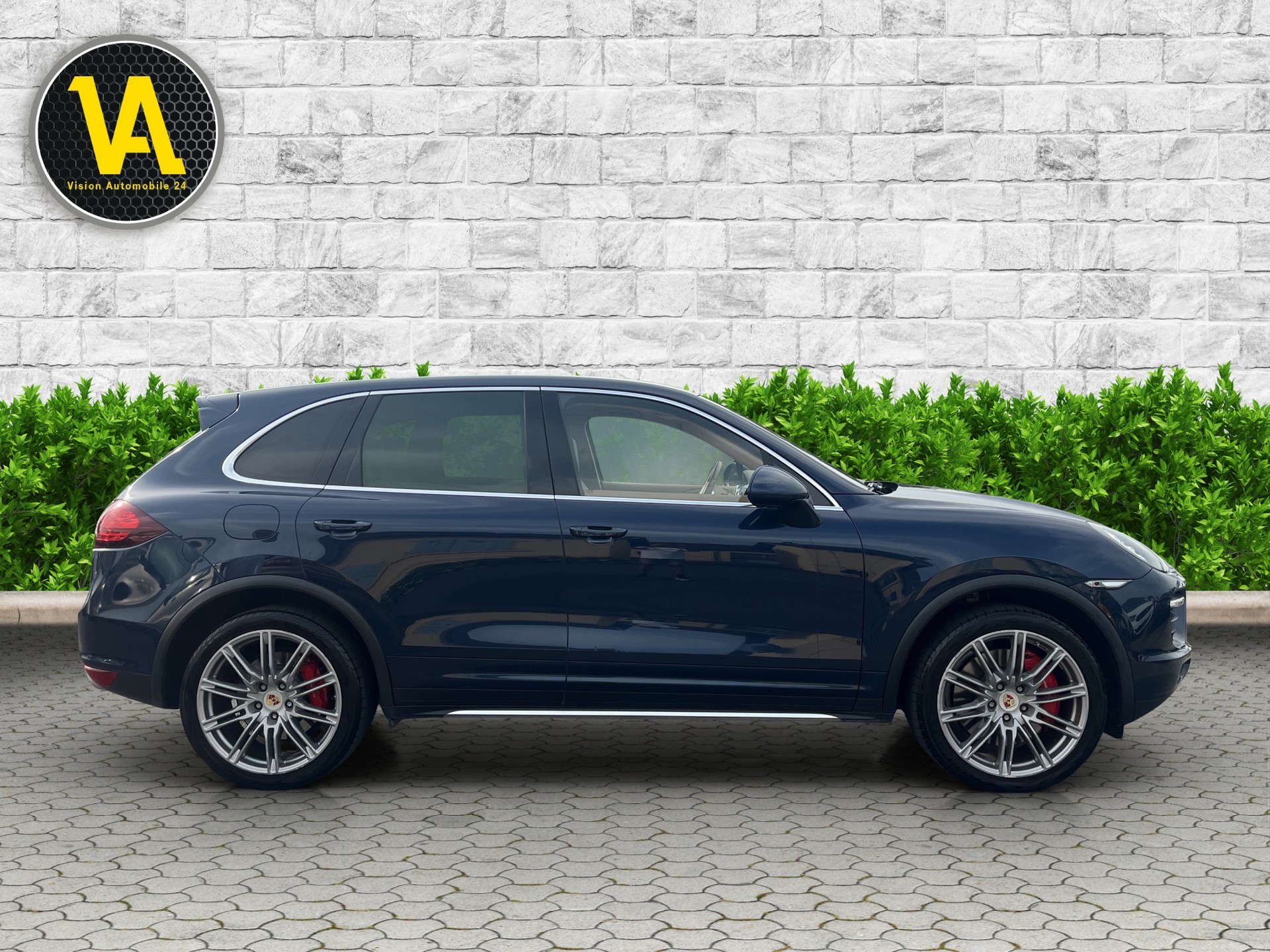 PORSCHE Cayenne Turbo-image-4