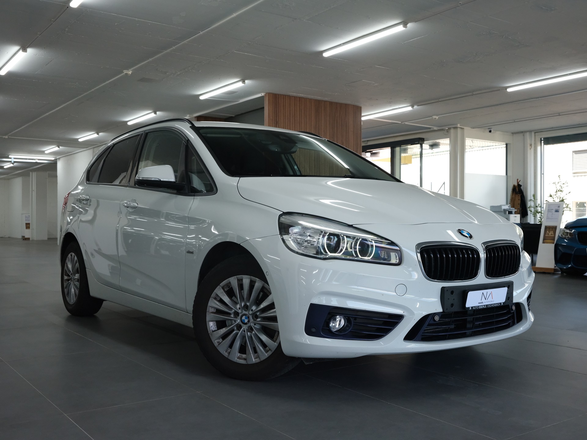 BMW 218d Active Tourer Steptronic *PDC Vorne & Hinten* *Sitzheizung*