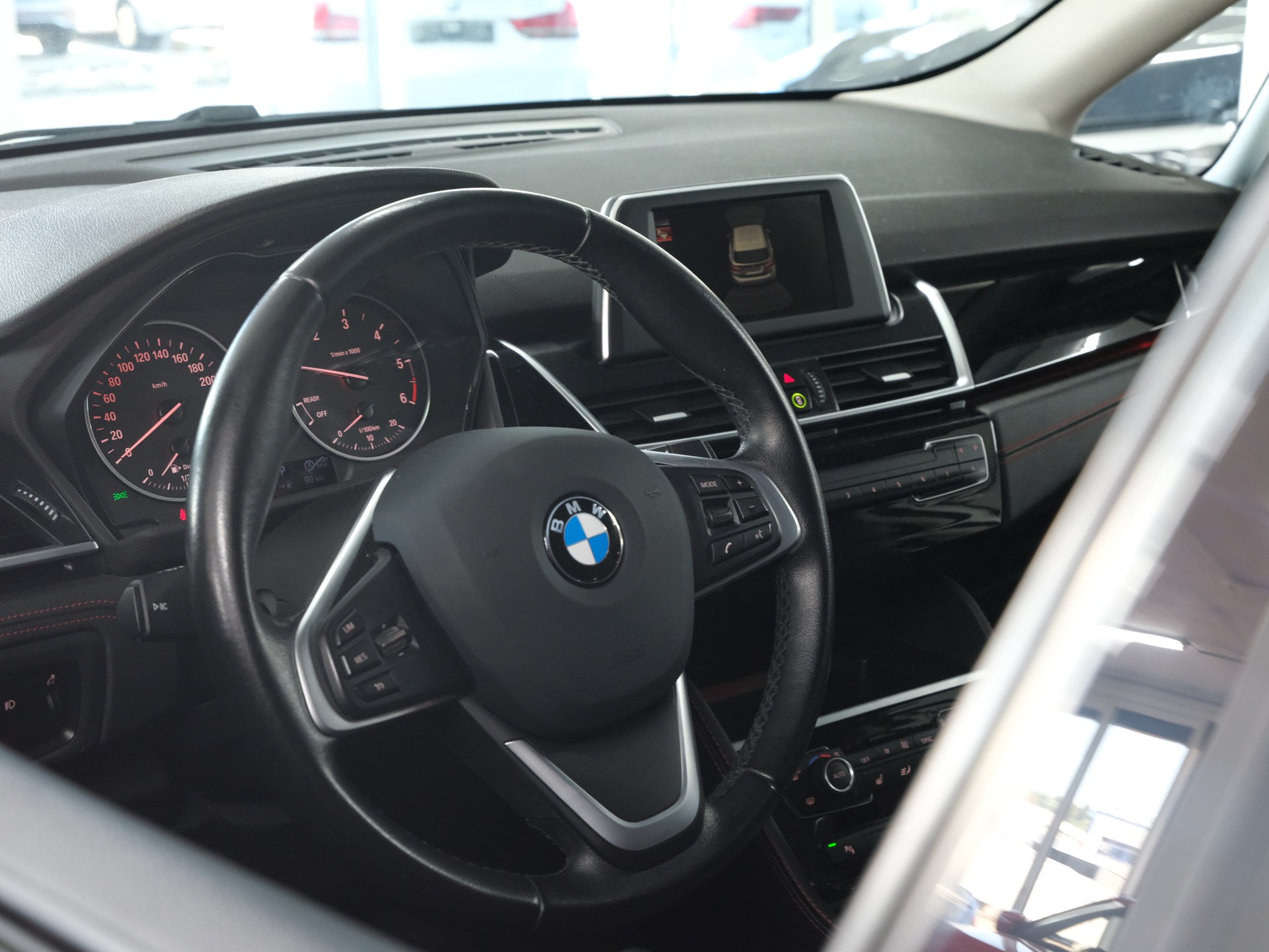 BMW 218d Active Tourer Steptronic *PDC Vorne & Hinten* *Sitzheizung*-image-14