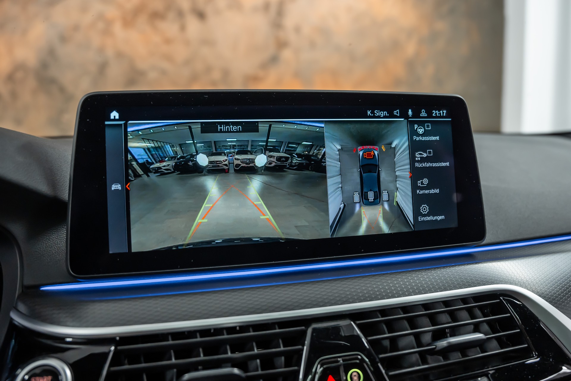 BMW M550i xDrive Steptronic *Panorama*Head-Up*Softclose*360°*-image-28