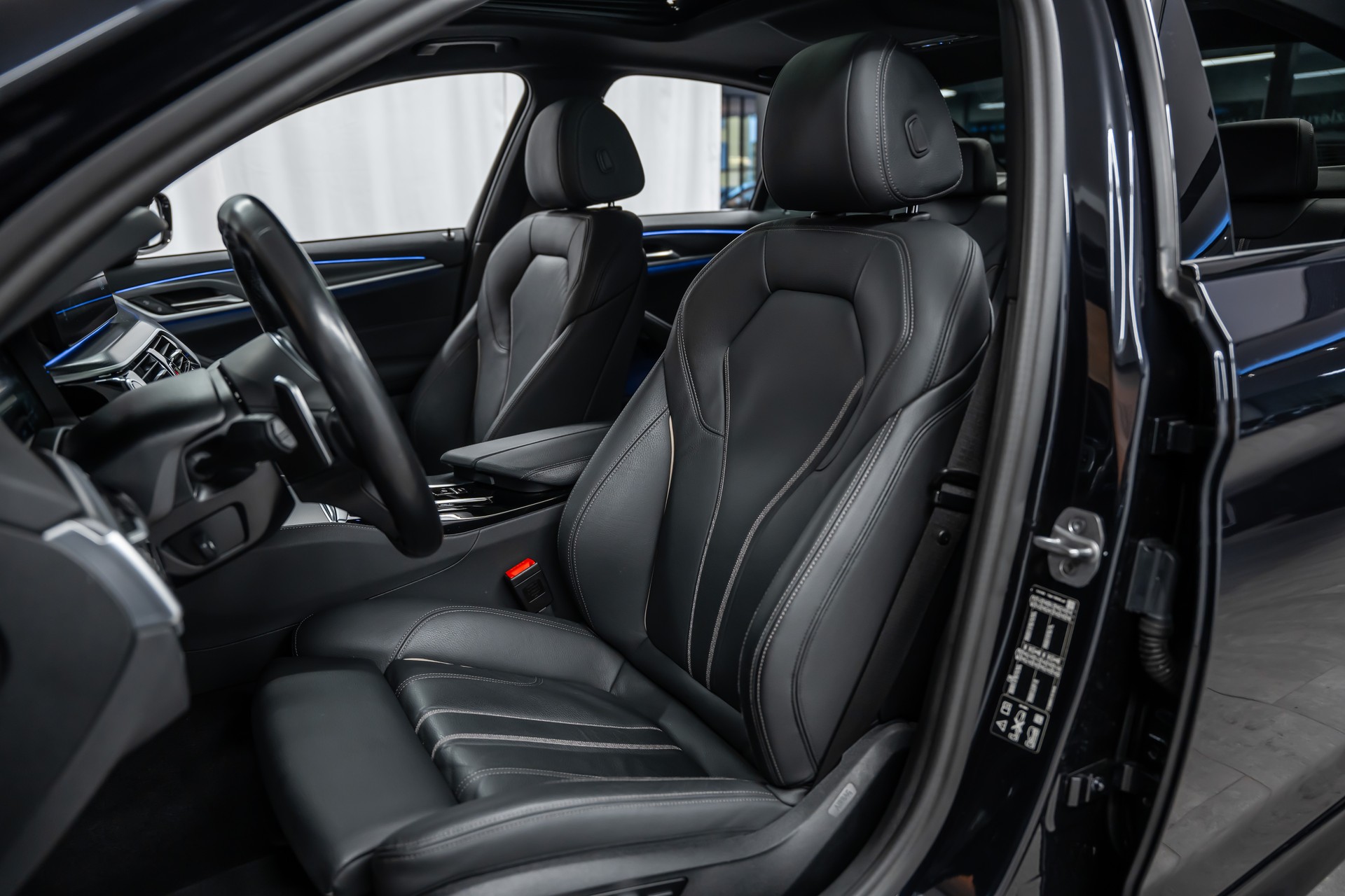BMW M550i xDrive Steptronic *Panorama*Head-Up*Softclose*360°*-image-15