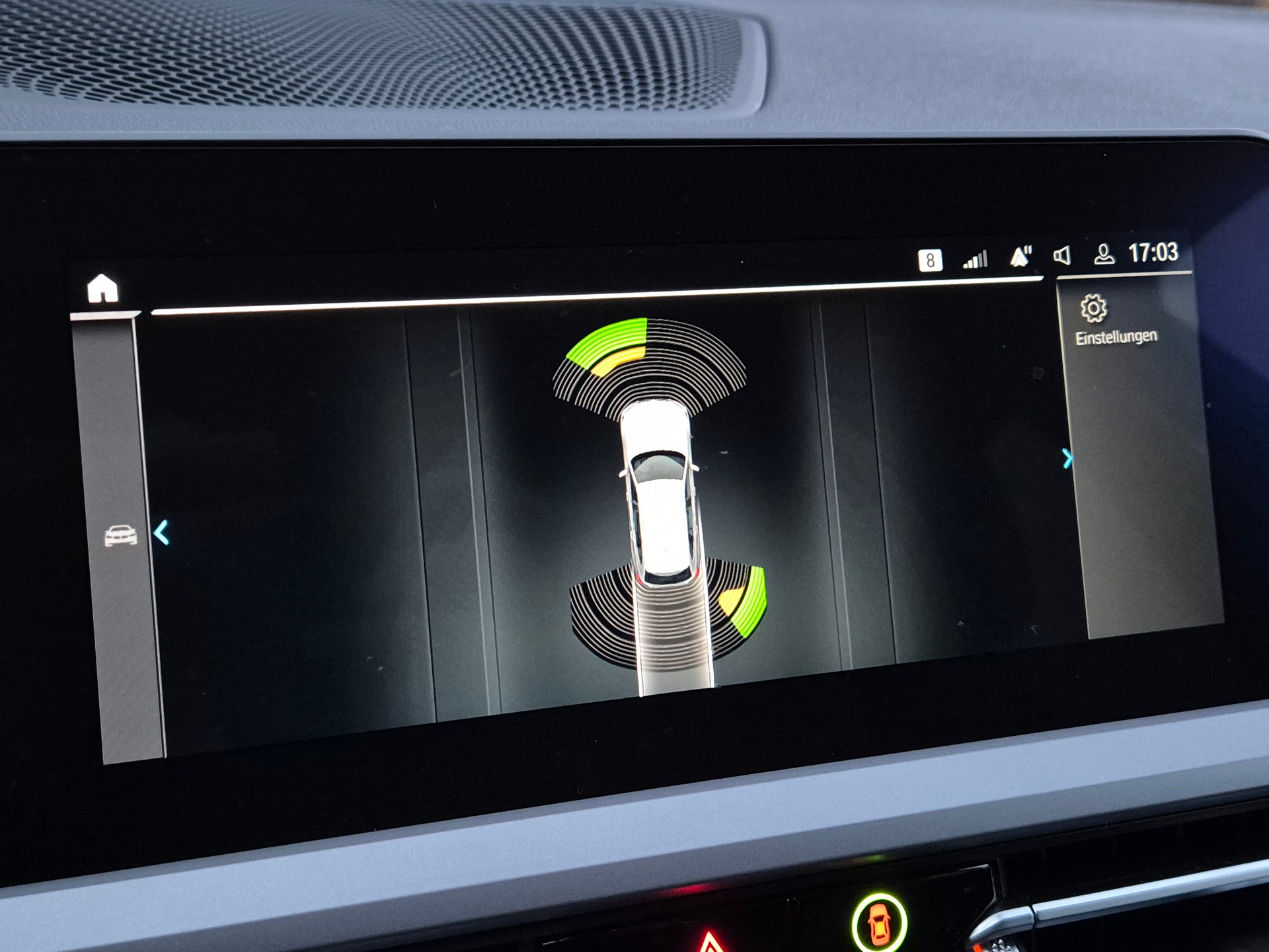 BMW 330e x DriveTouring Steptronic-image-30