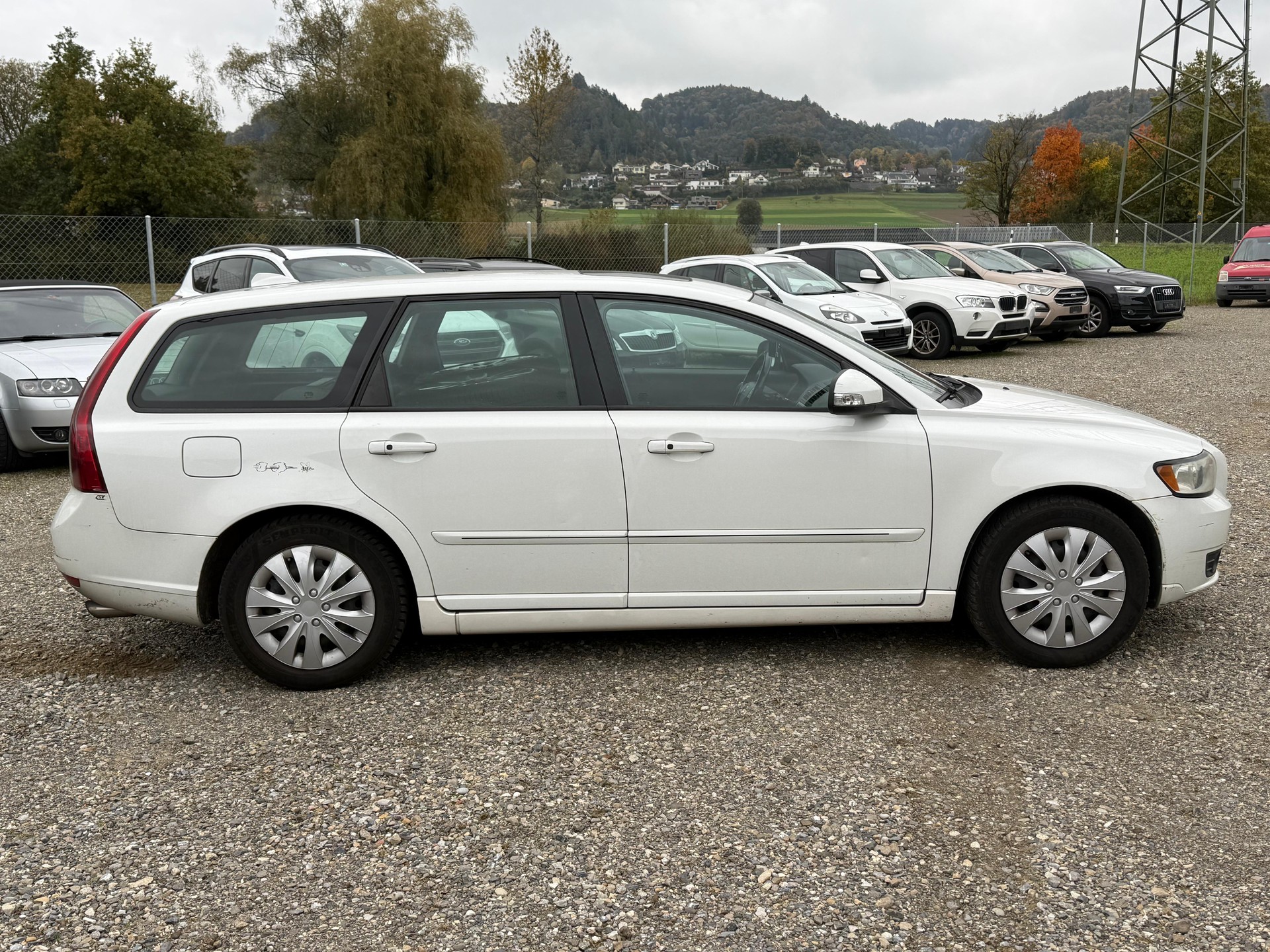 VOLVO V50 D5-image-7