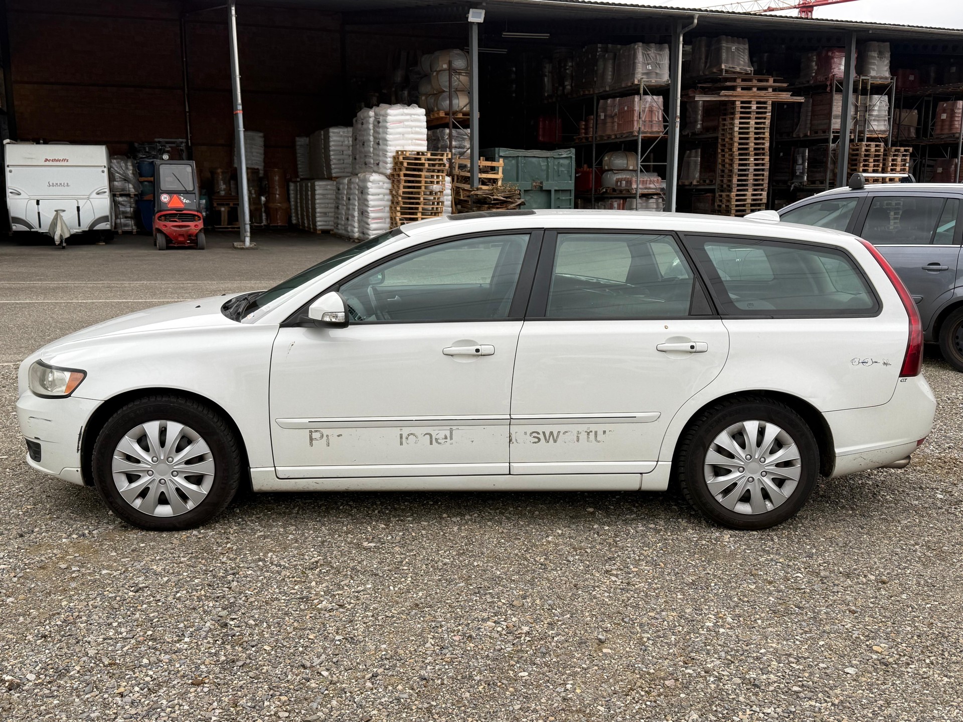 VOLVO V50 D5-image-8