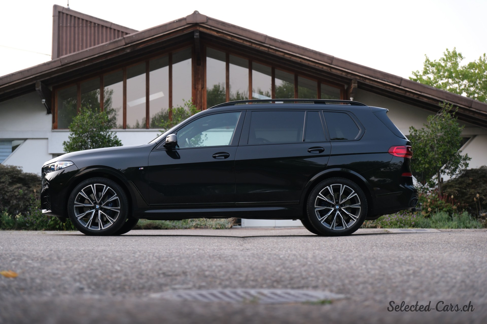 BMW X7 xDrive 48V 40d Steptronic-image-1