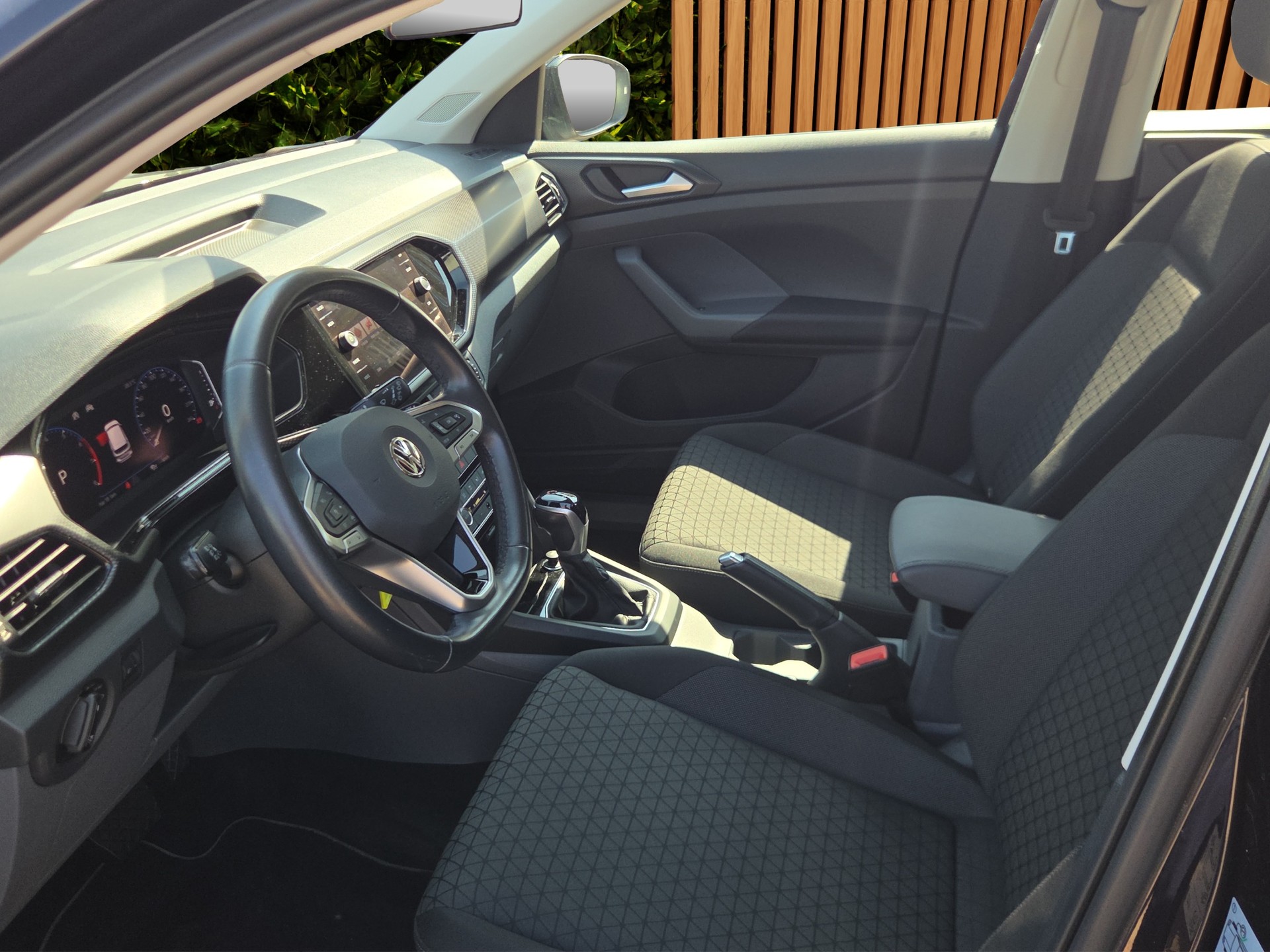VW T-Cross 1.0 TSI Life DSG-image-8