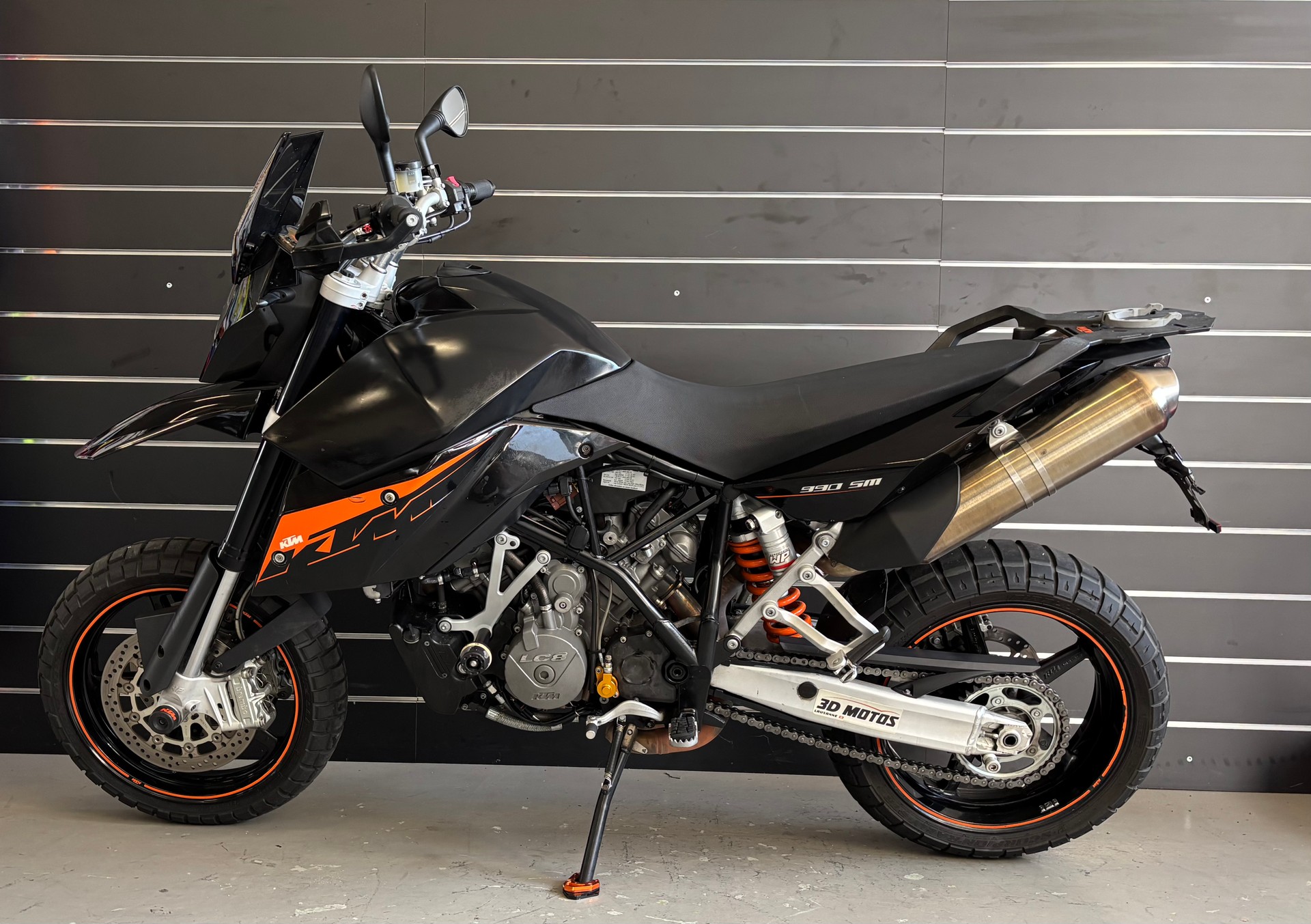 KTM 990 Supermoto-showroom-element-1