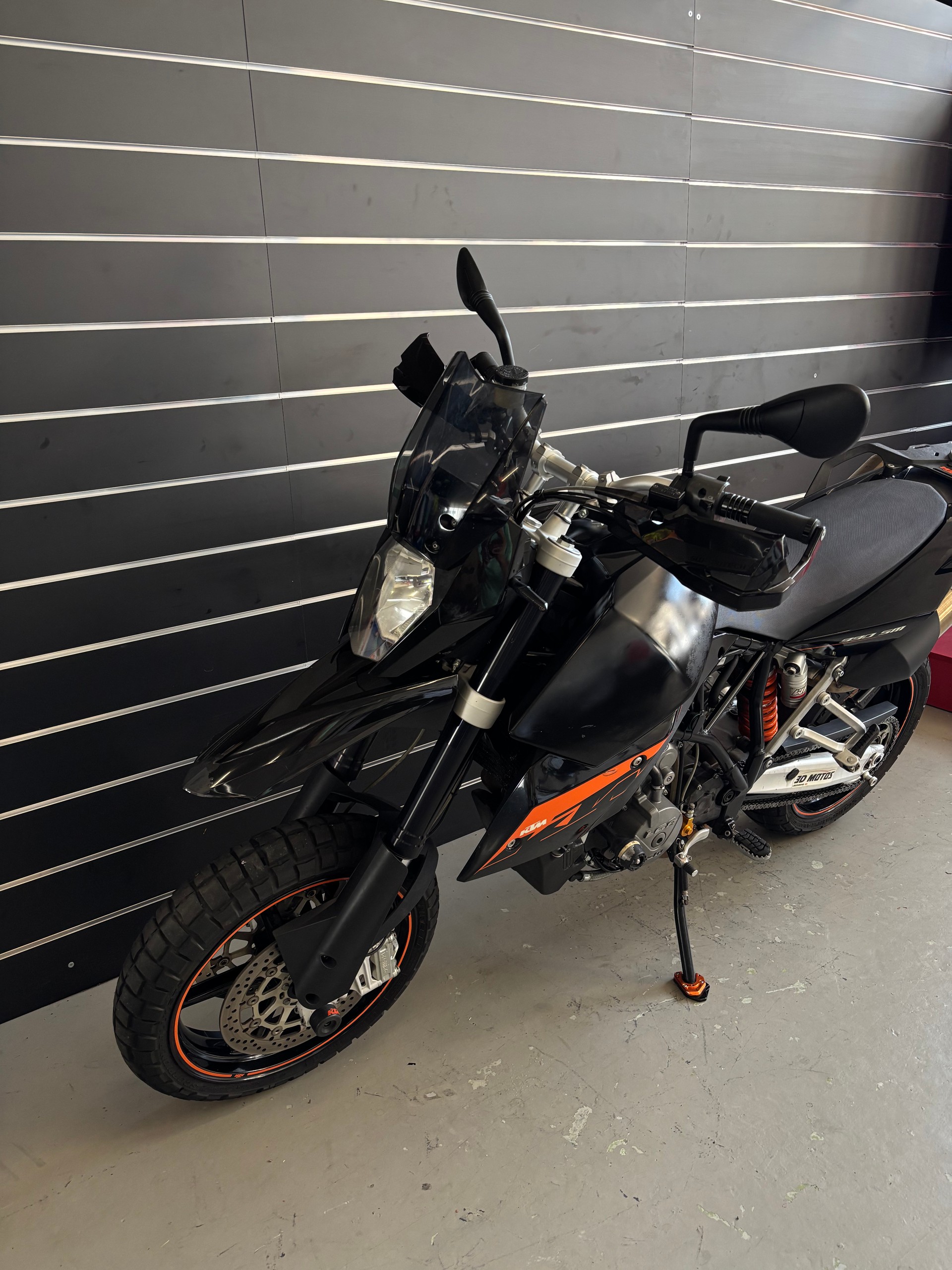 KTM 990 Supermoto-image-4