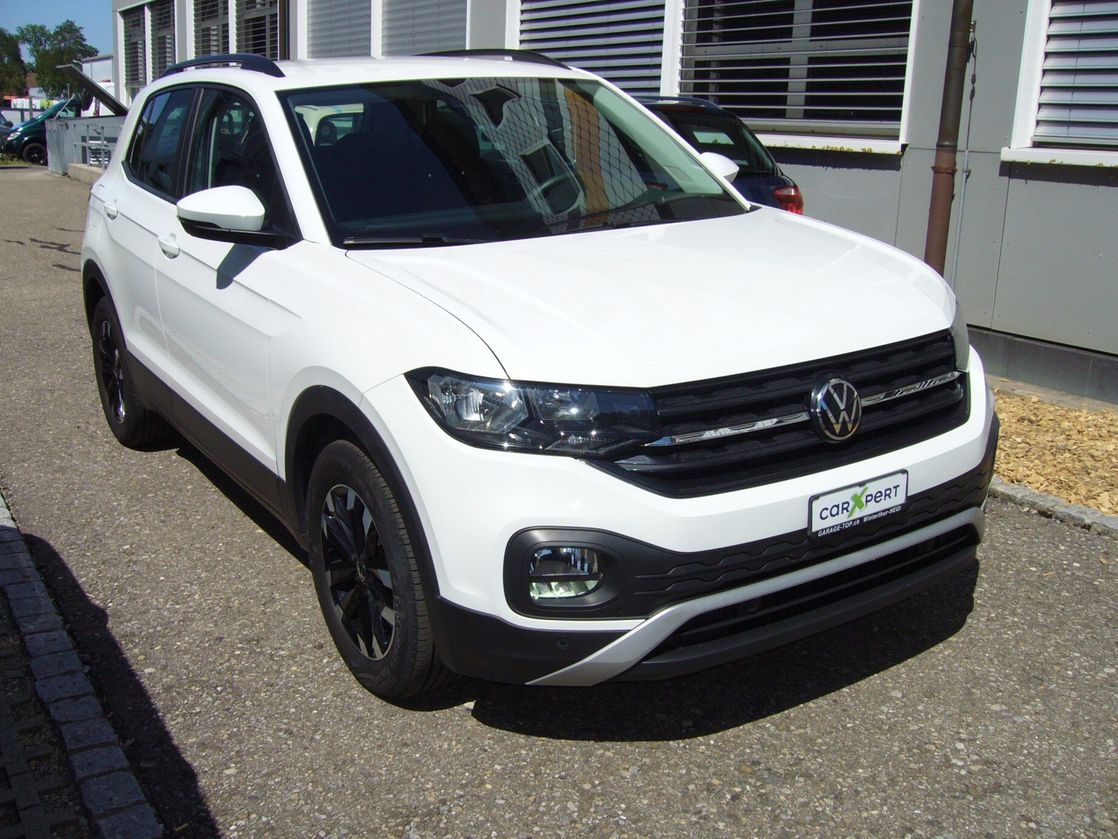VW T-Cross 1.0 TSI-showroom-element-1