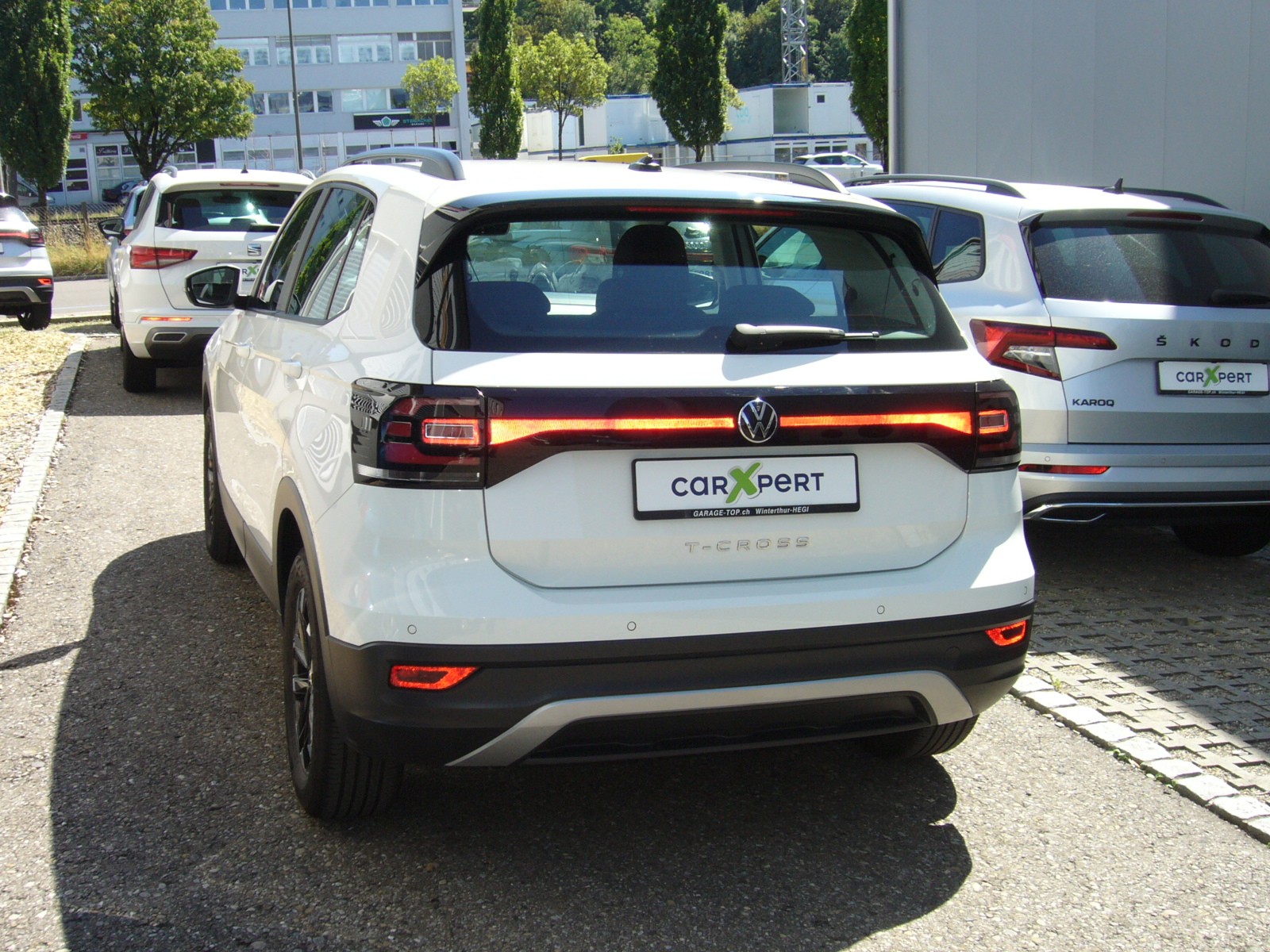 VW T-Cross 1.0 TSI-showroom-element-3
