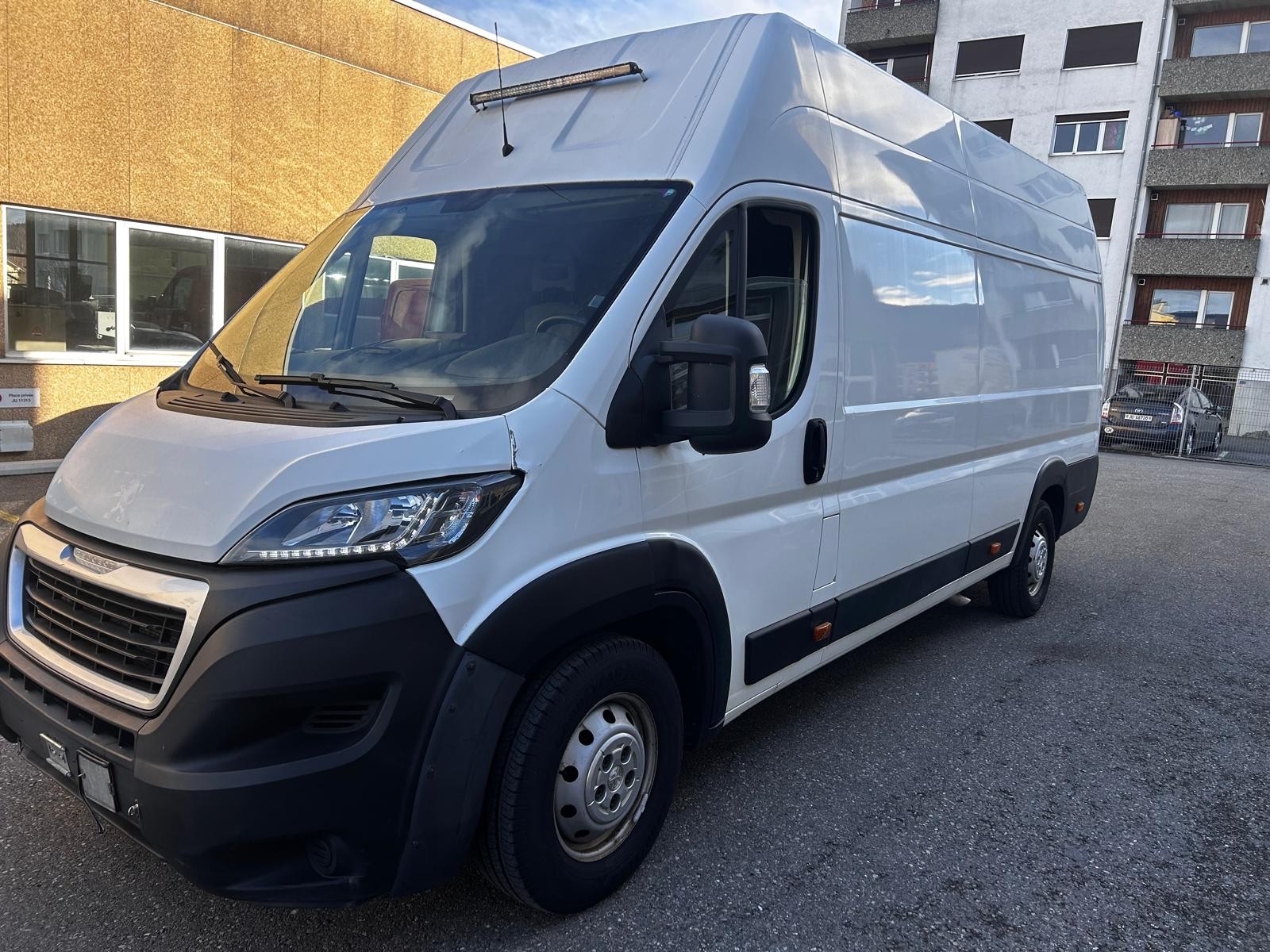 PEUGEOT 435 L4H3-image-1