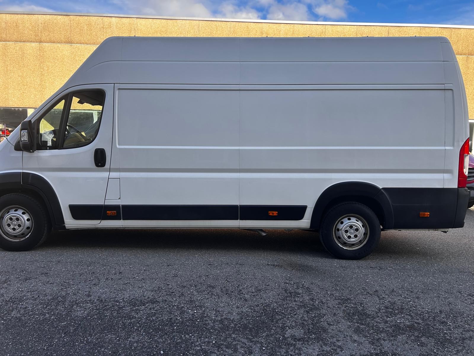 PEUGEOT 435 L4H3-image-7