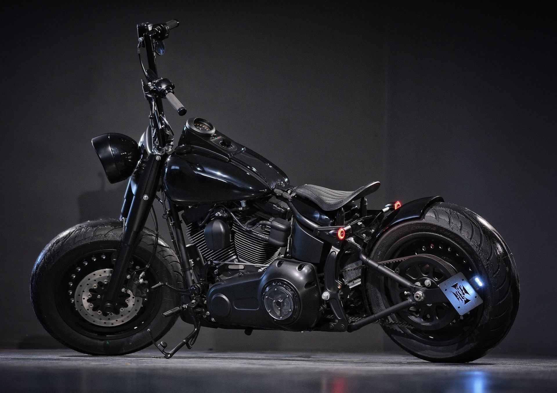 HARLEY-DAVIDSON FLSTFB Fat Boy Special ABS-showroom-element-2