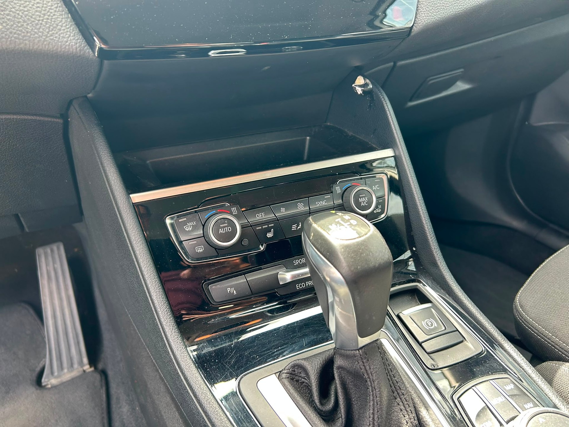 BMW 218d xDrive Active Tourer Steptronic-image-9