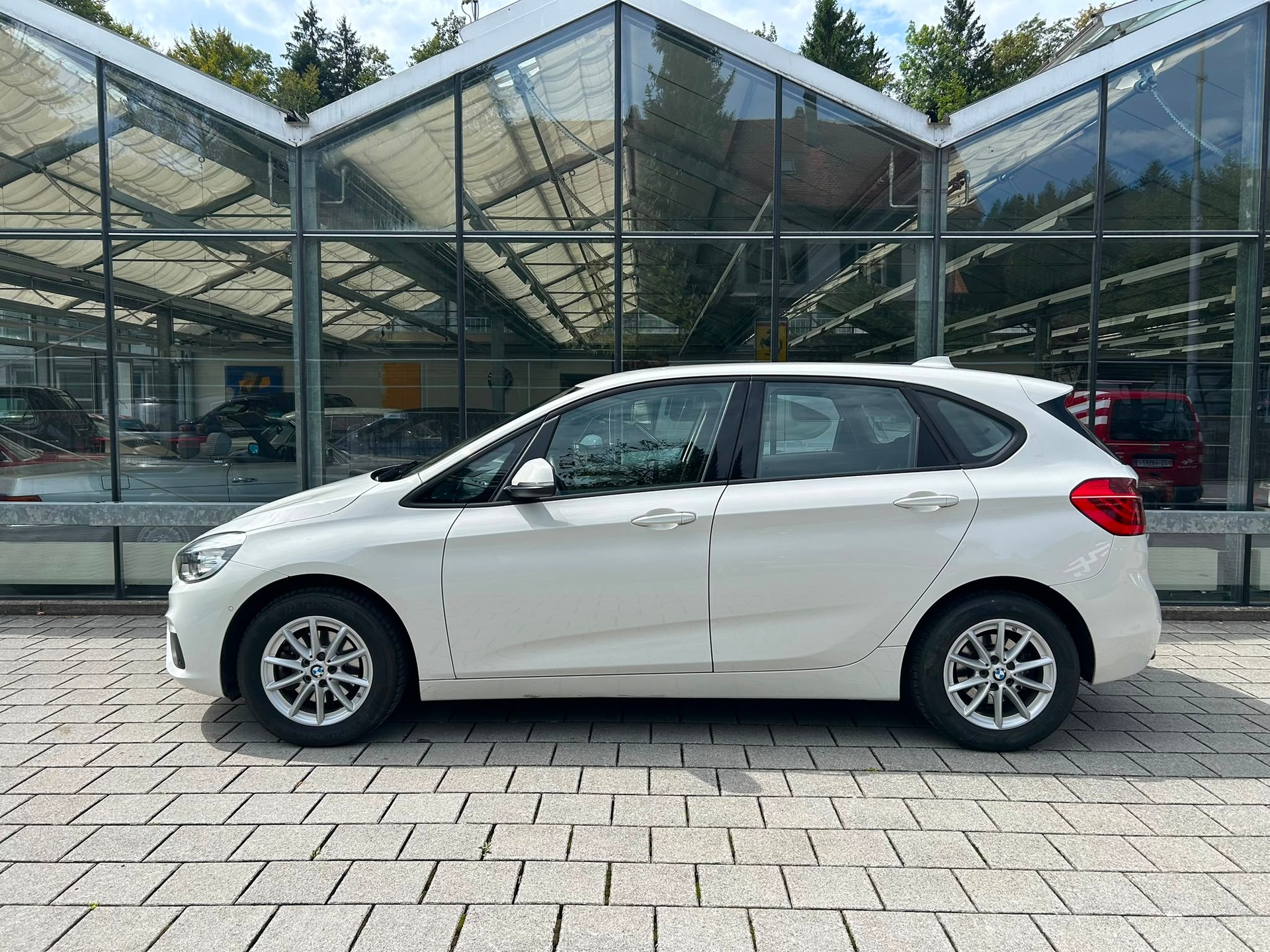 BMW 218d xDrive Active Tourer Steptronic-showroom-element-2
