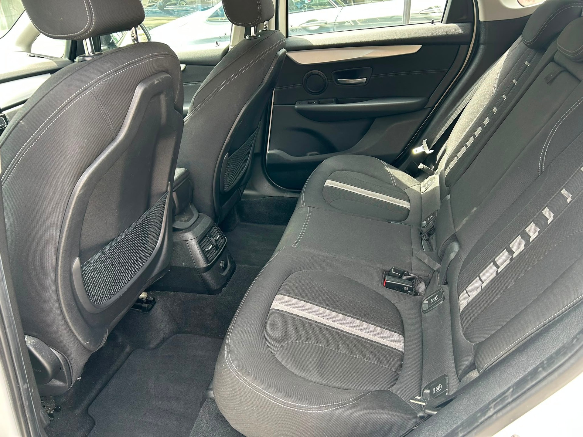 BMW 218d xDrive Active Tourer Steptronic-image-10