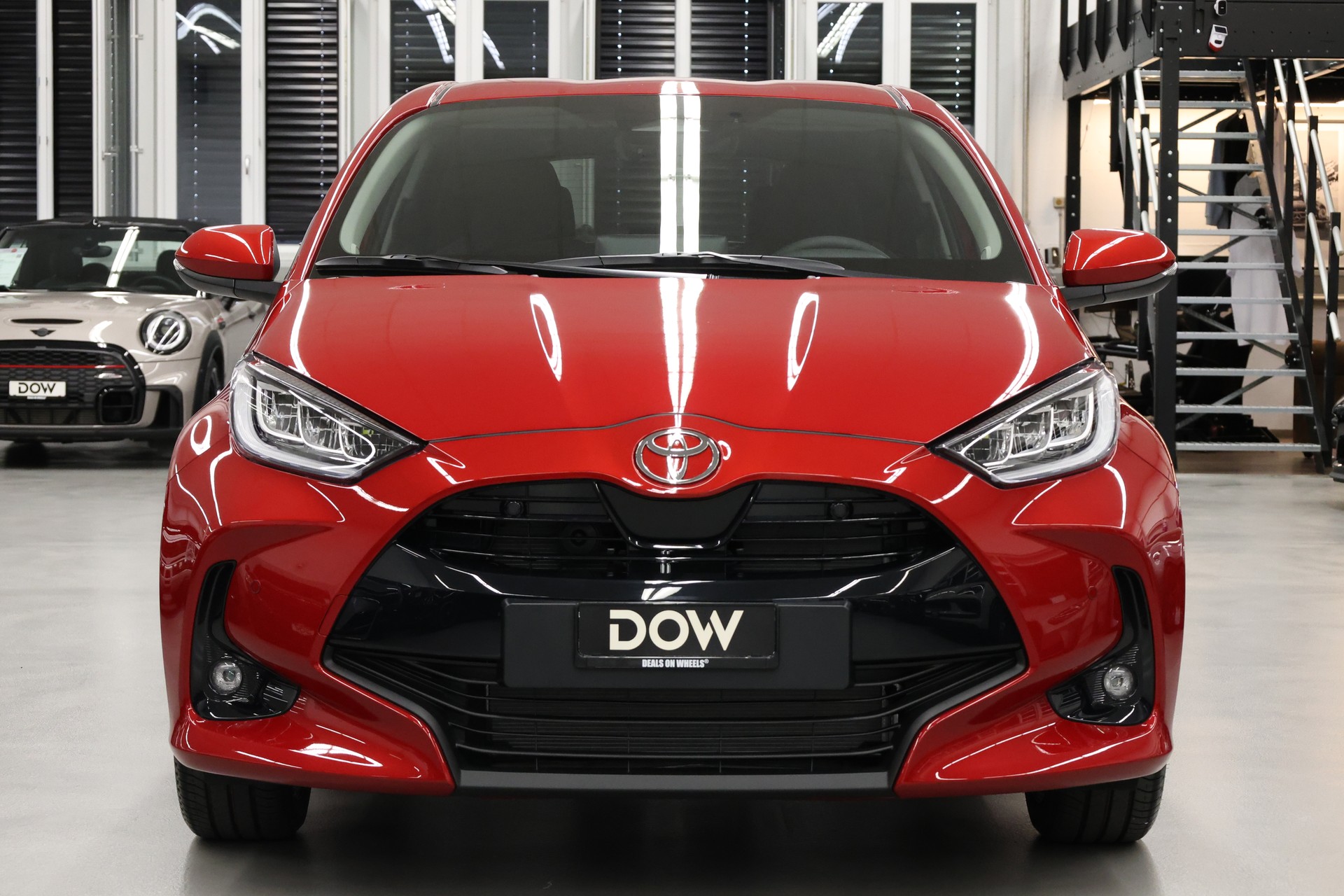 TOYOTA Yaris 1.5 VVT-i HSD Teamplayer-image-4