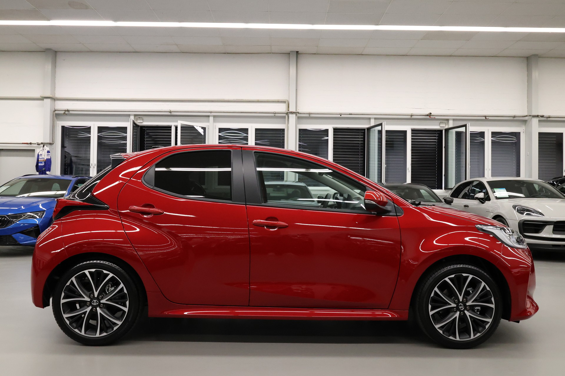TOYOTA Yaris 1.5 VVT-i HSD Teamplayer-image-10