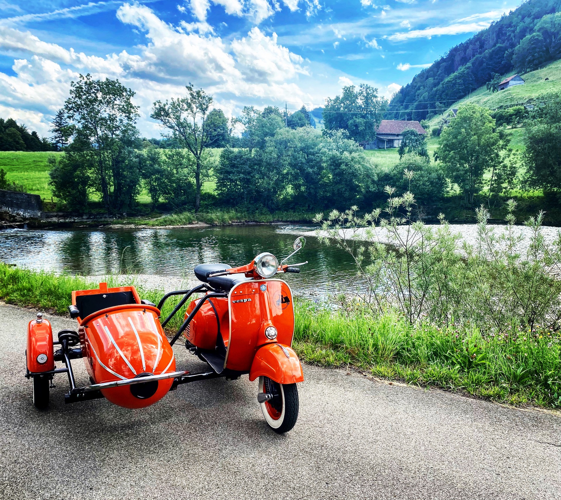 PIAGGIO Vespa Rally 175 mit Seitenwagen-image-0