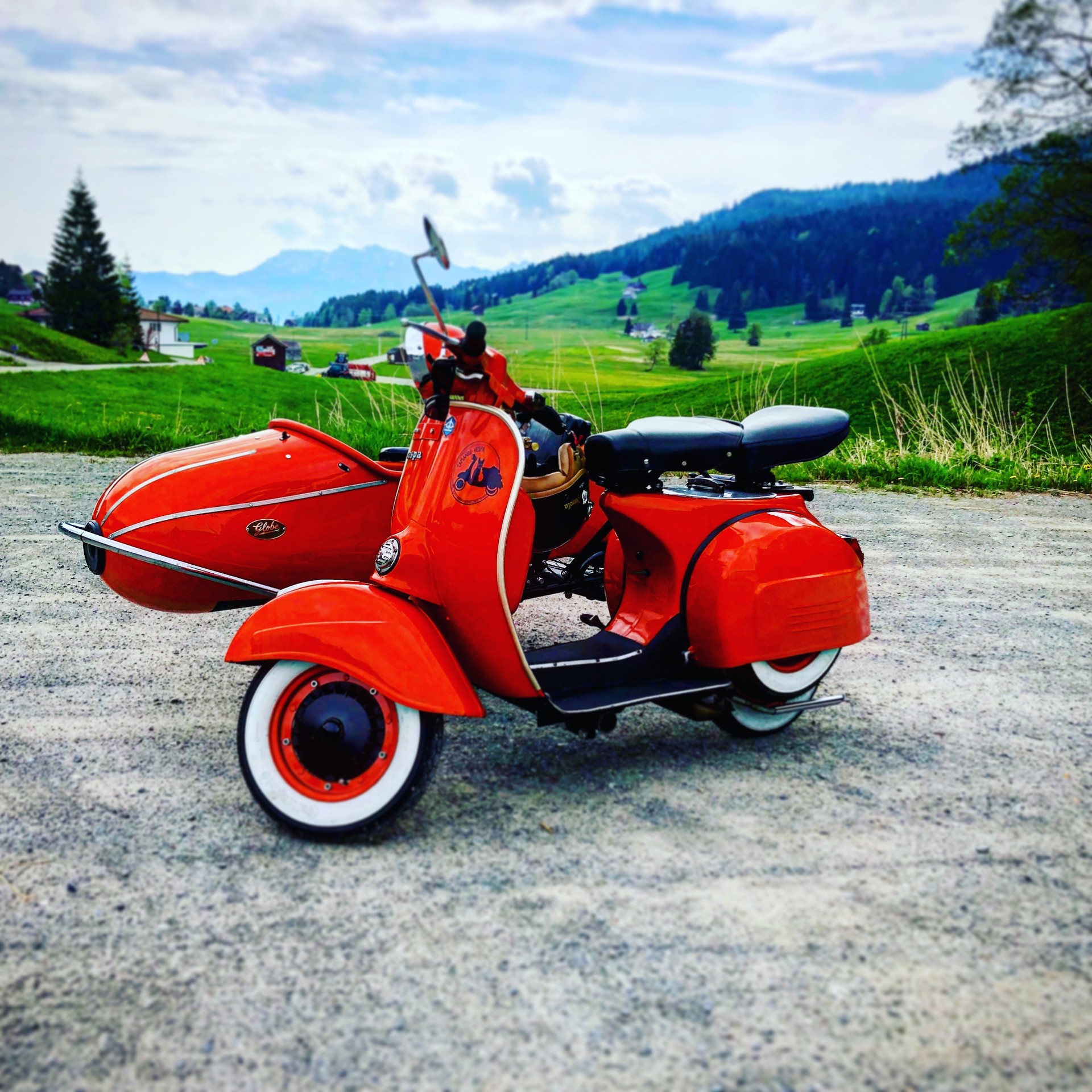PIAGGIO Vespa Rally 175 mit Seitenwagen-image-1