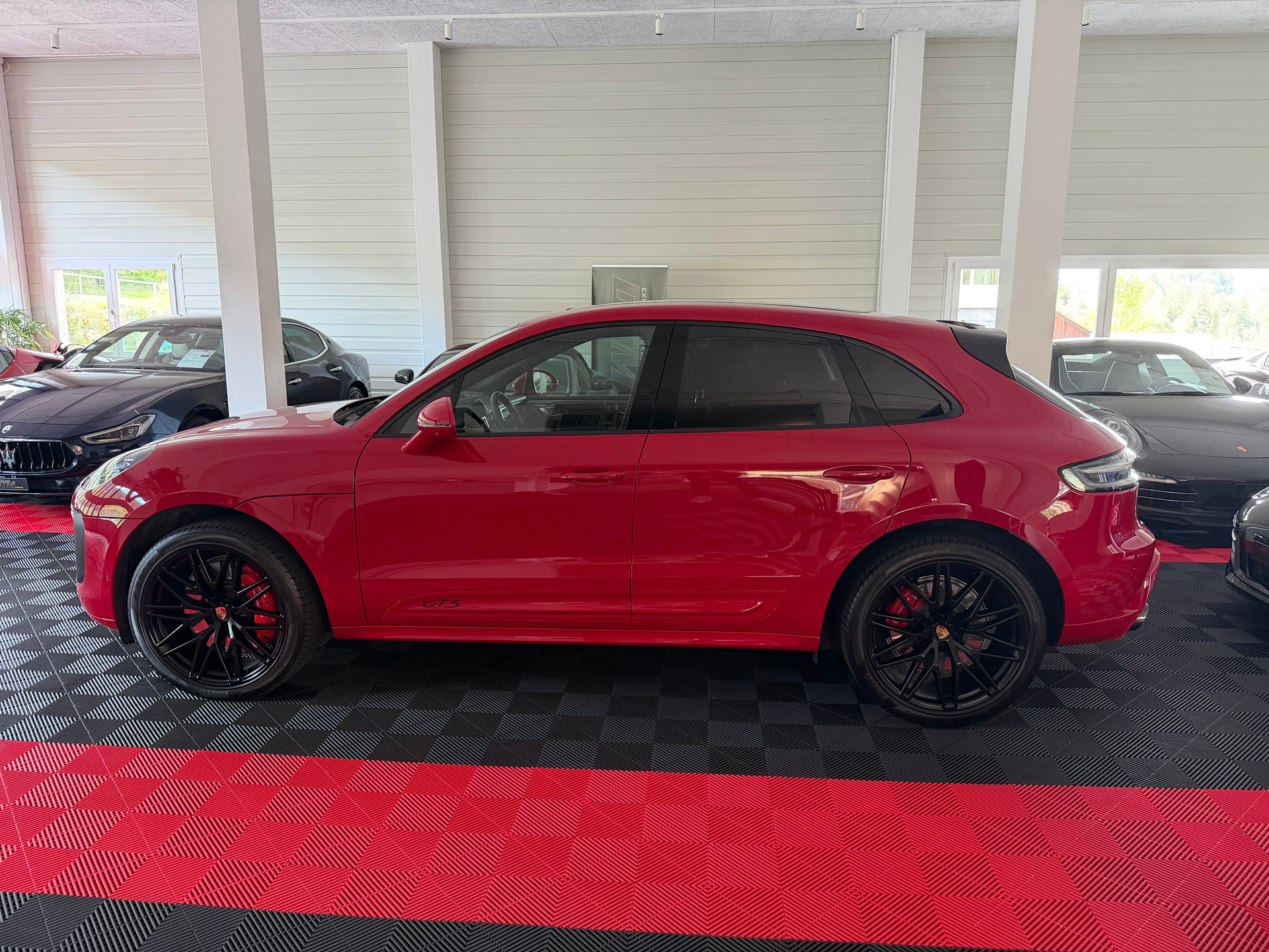 PORSCHE Macan GTS PDK-showroom-element-1