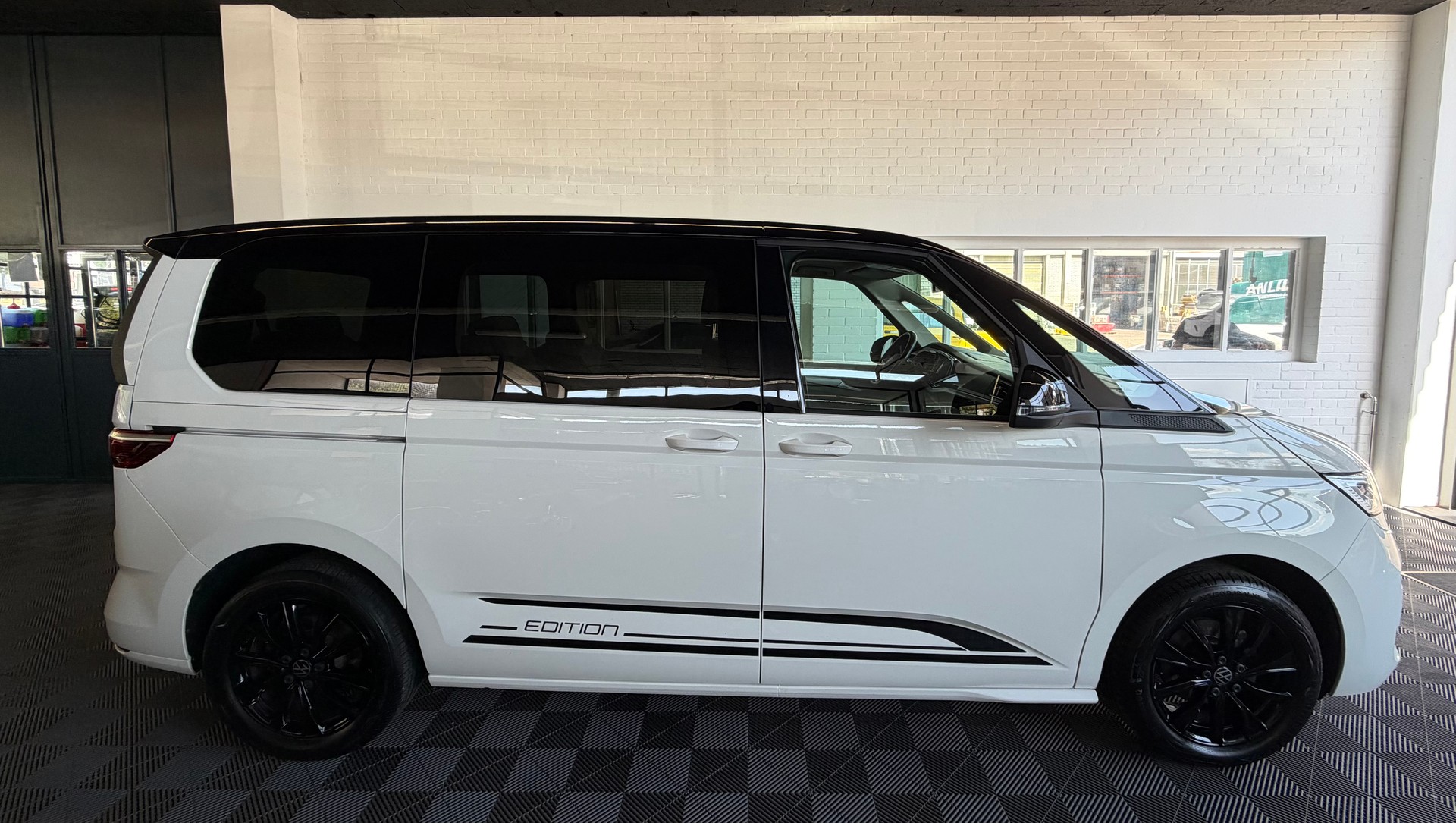VW Multivan 2.0 TDI * EDITION * Life DSG-showroom-element-1