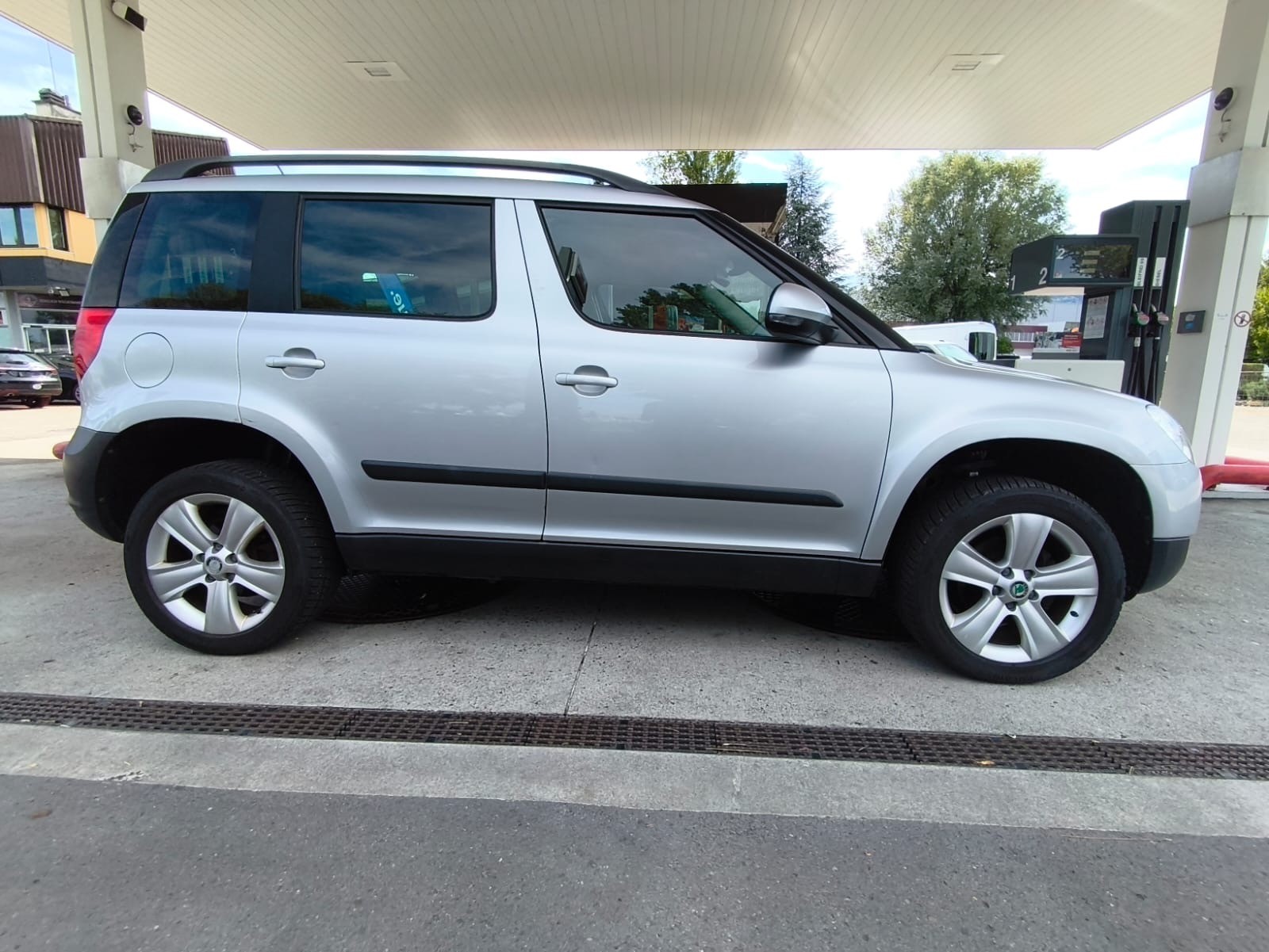 SKODA Yeti 1.8 TSI Elegance 4x4-image-9