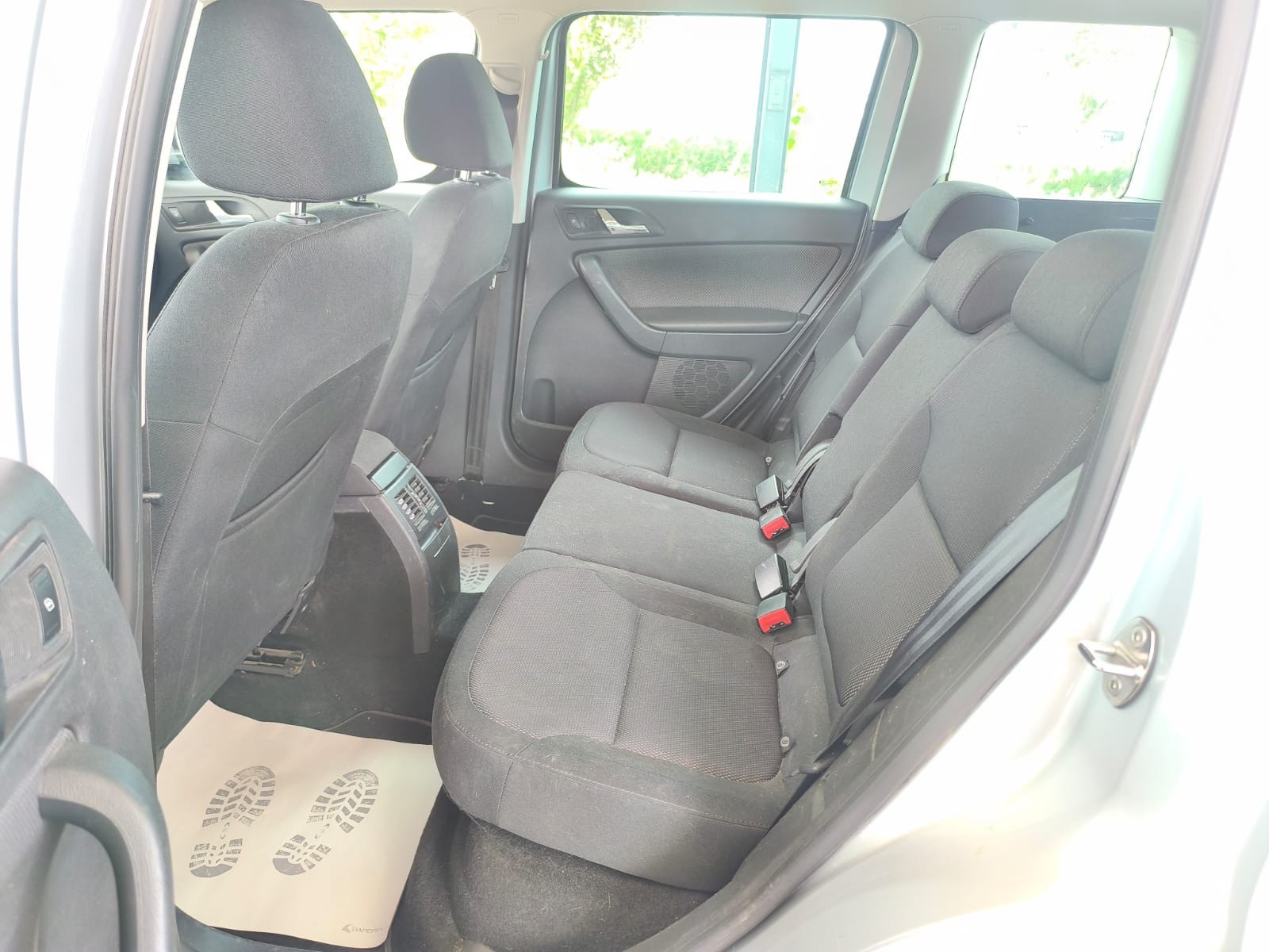 SKODA Yeti 1.8 TSI Elegance 4x4-image-19