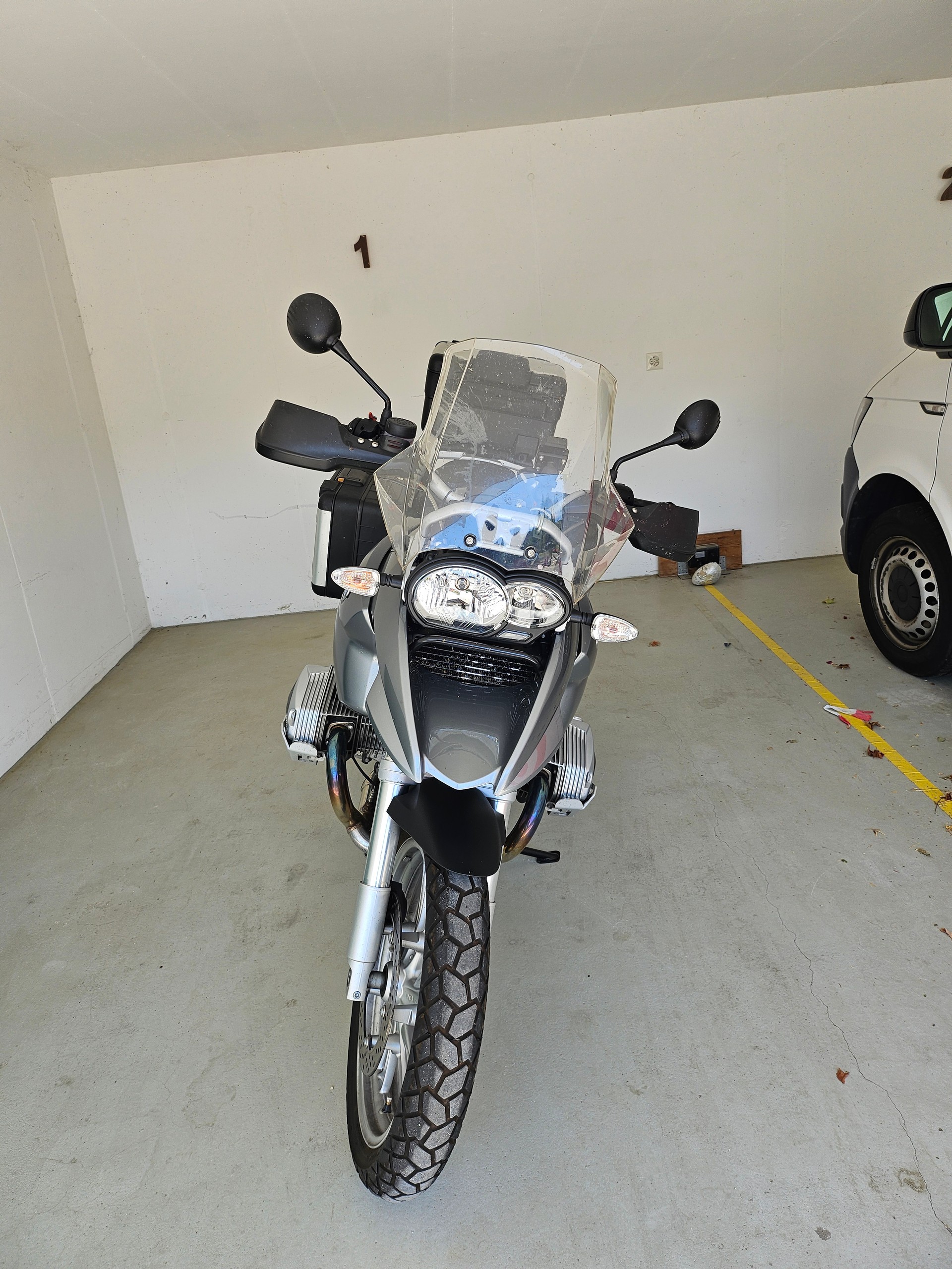 BMW GS-image-1