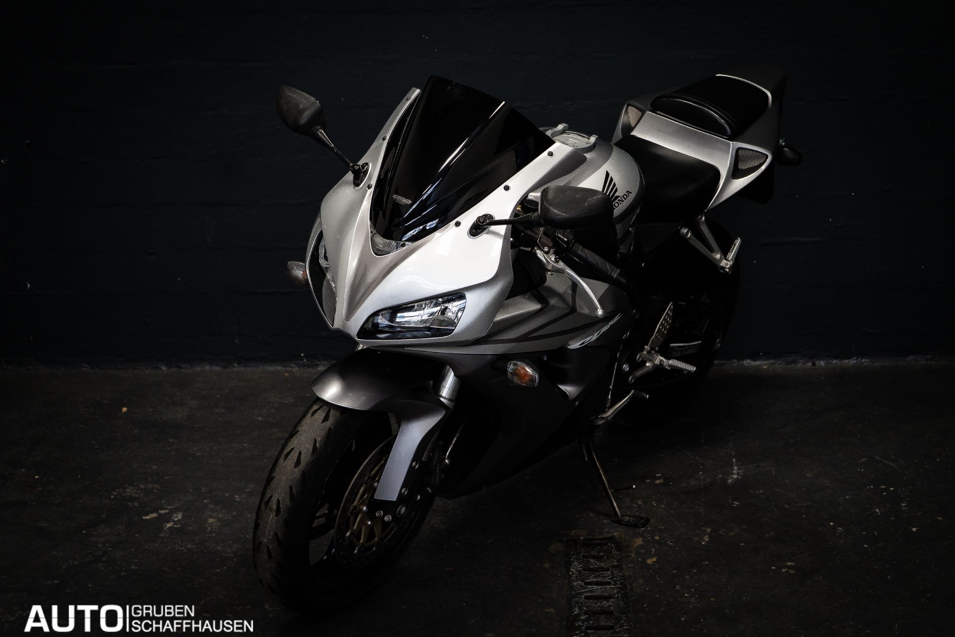 HONDA CBR 1000 RR-image-12