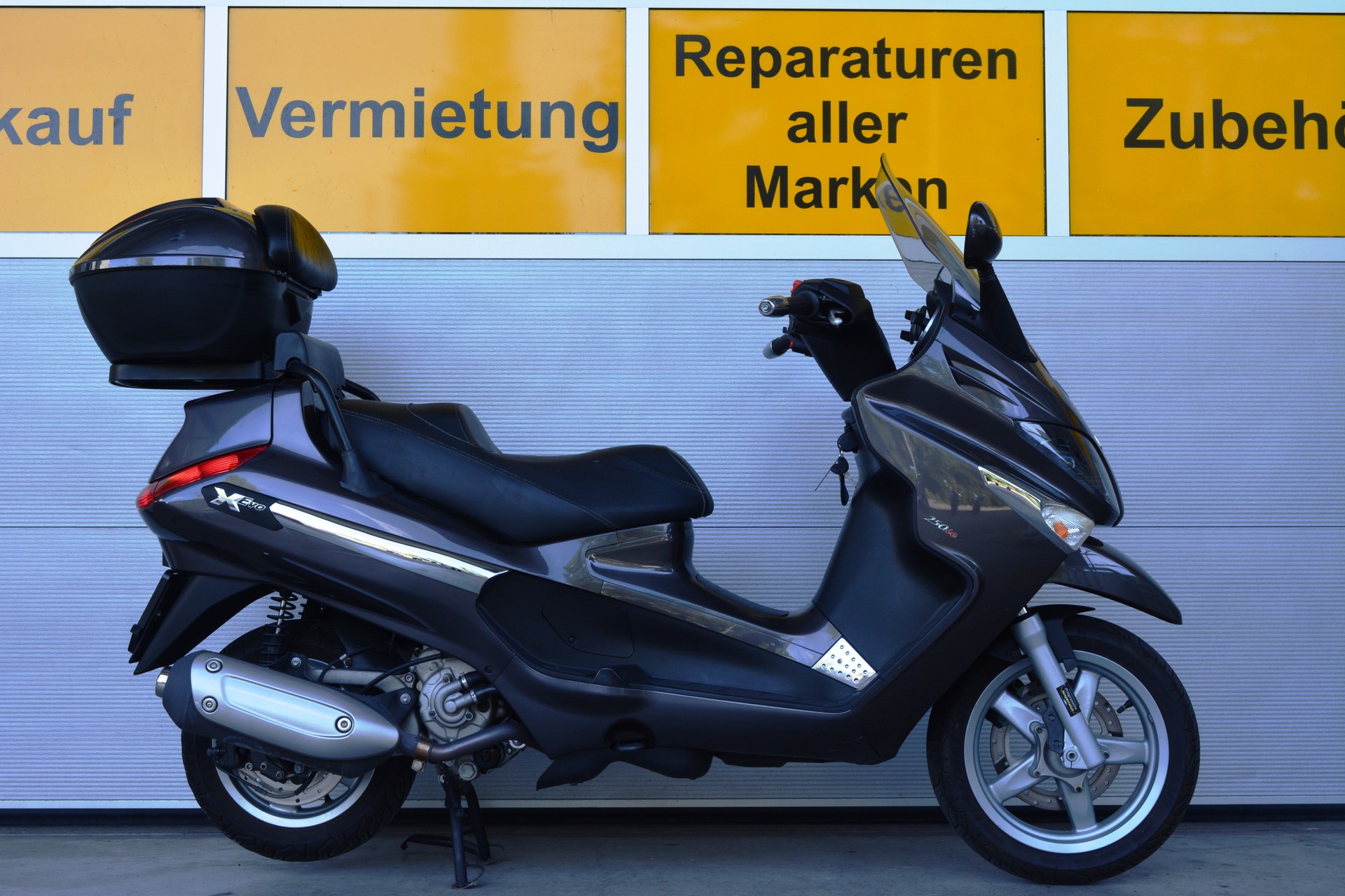PIAGGIO X EVO 250 i.e.-image-3