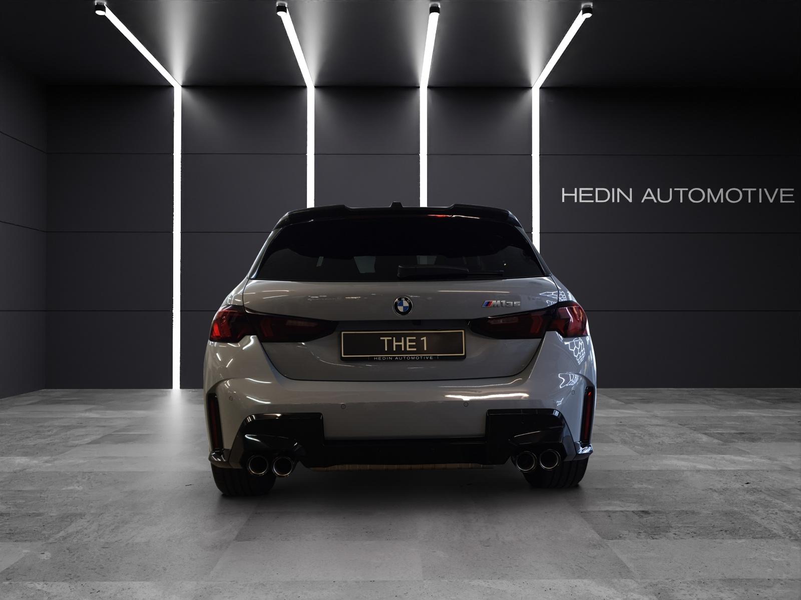BMW 1er Reihe F70 M135i xDrive-showroom-element-3