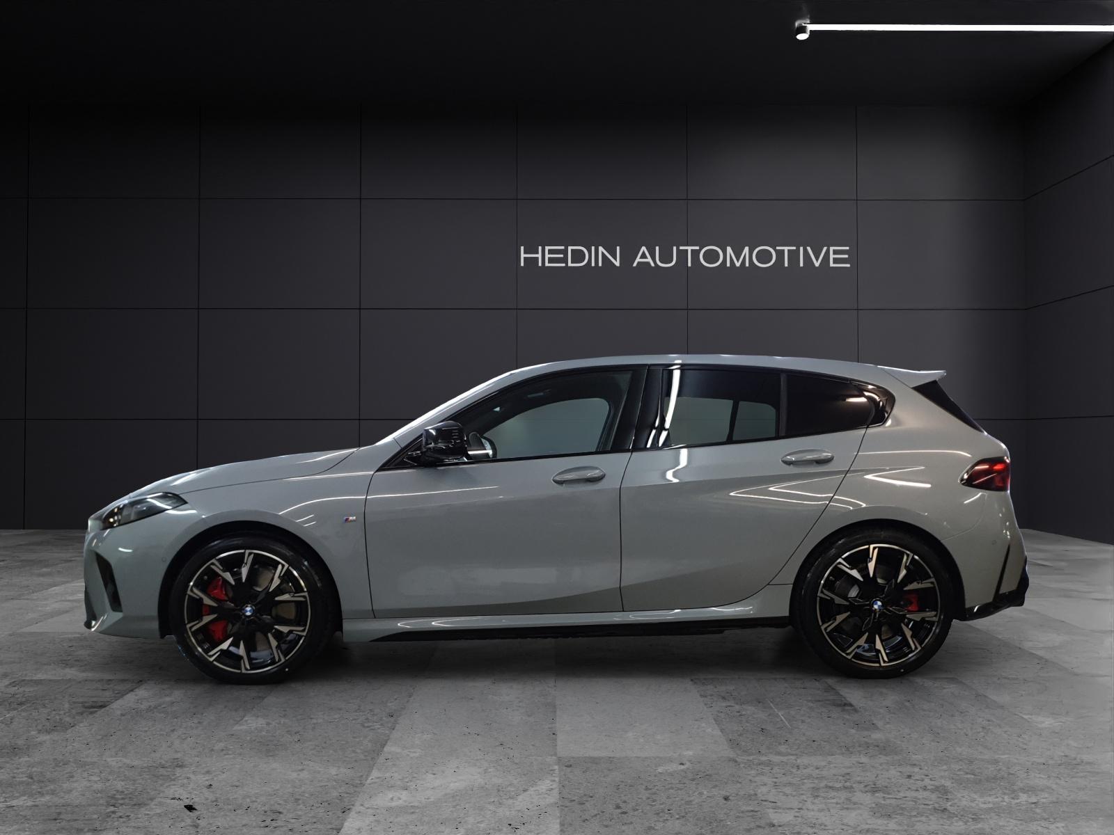 BMW 1er Reihe F70 M135i xDrive-showroom-element-1